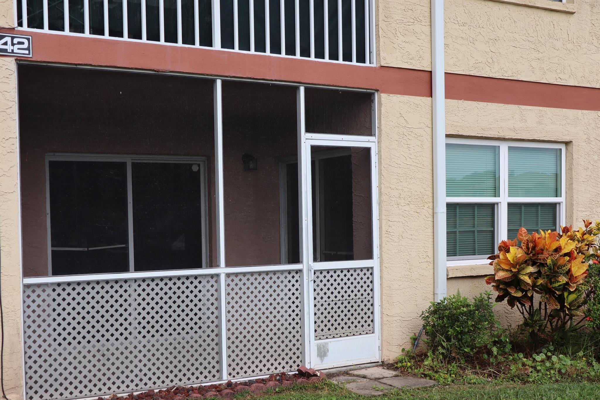 1542 SE Royal Green Circle 102