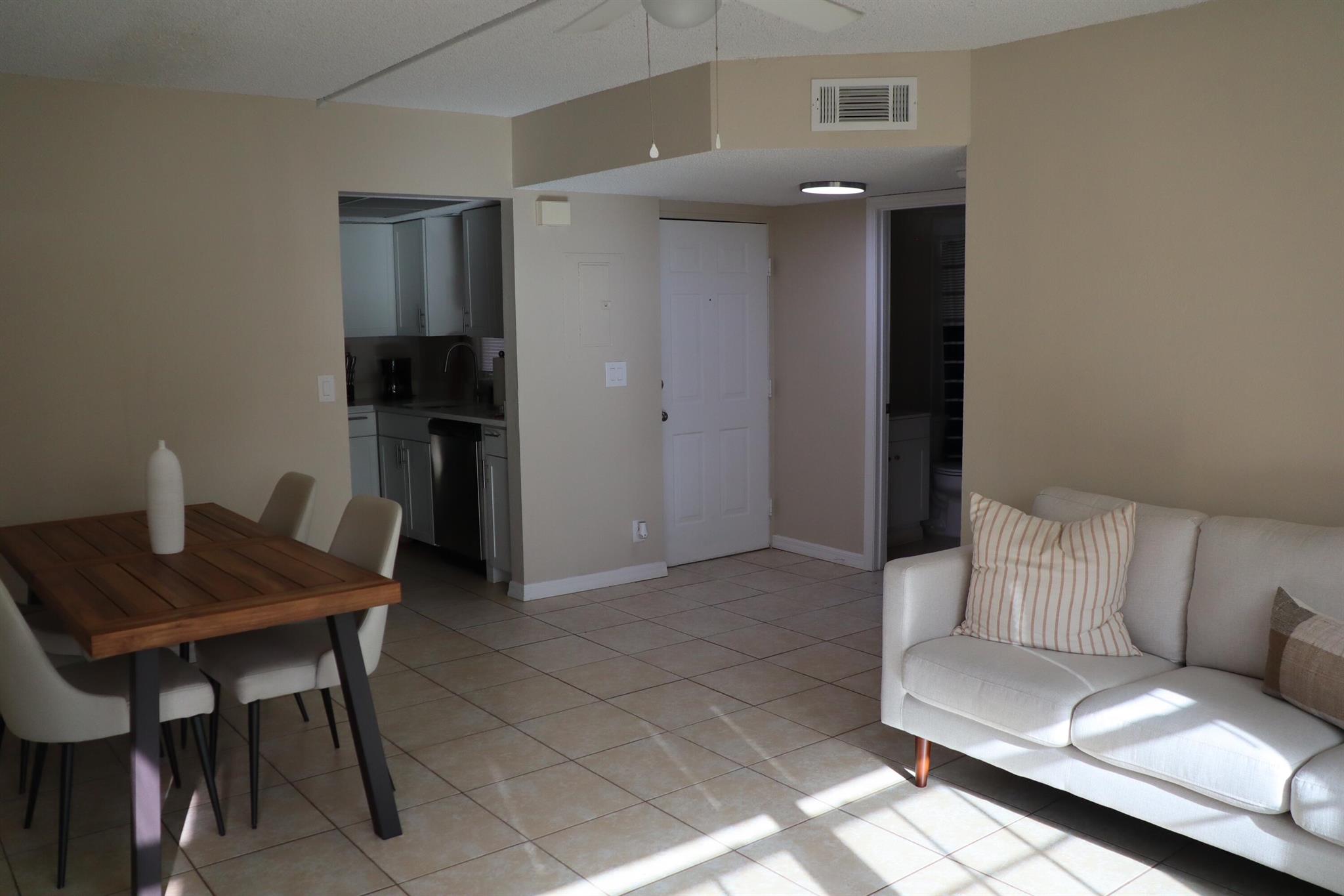 1542 SE Royal Green Circle 102