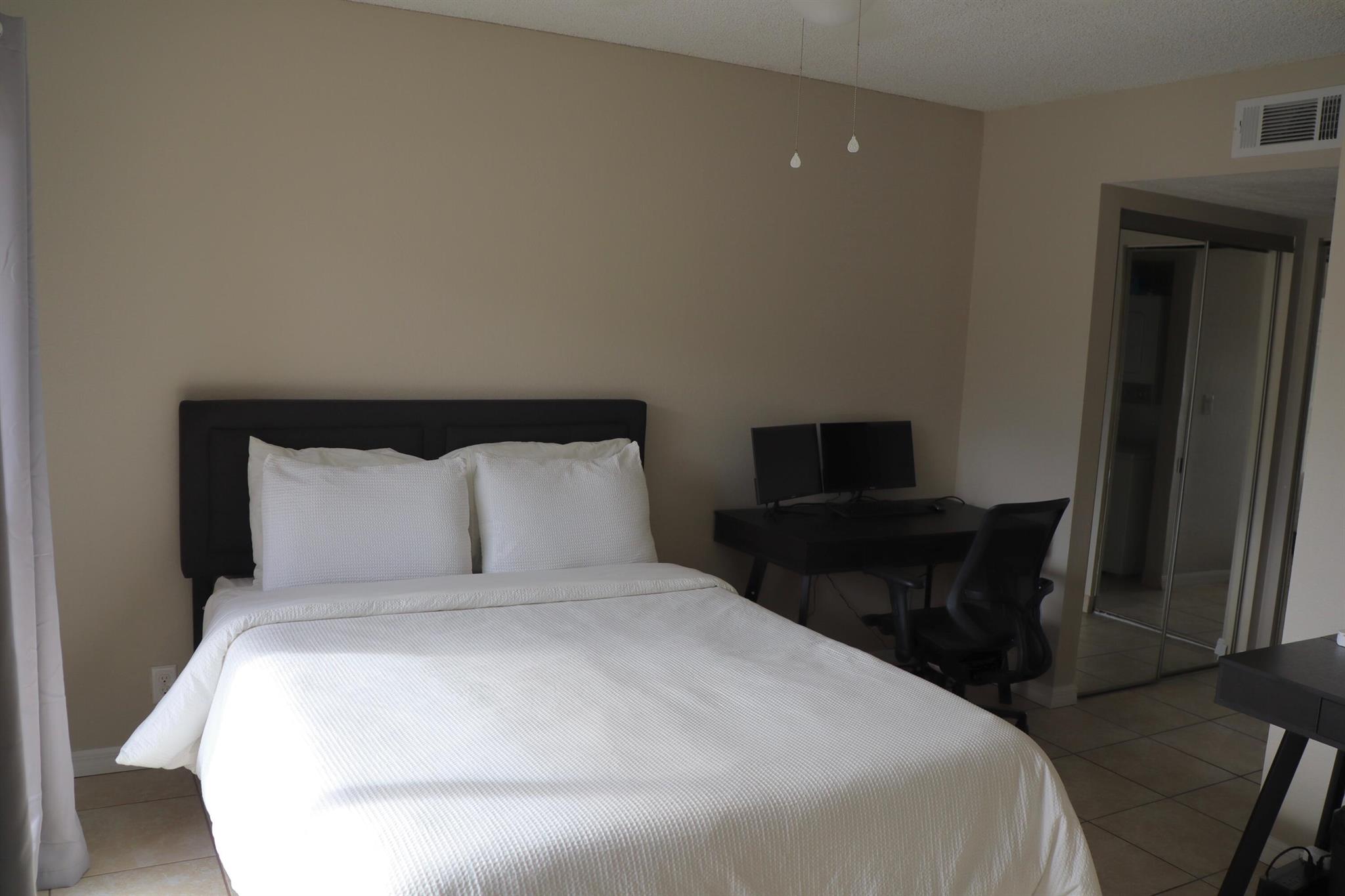 1542 SE Royal Green Circle 102