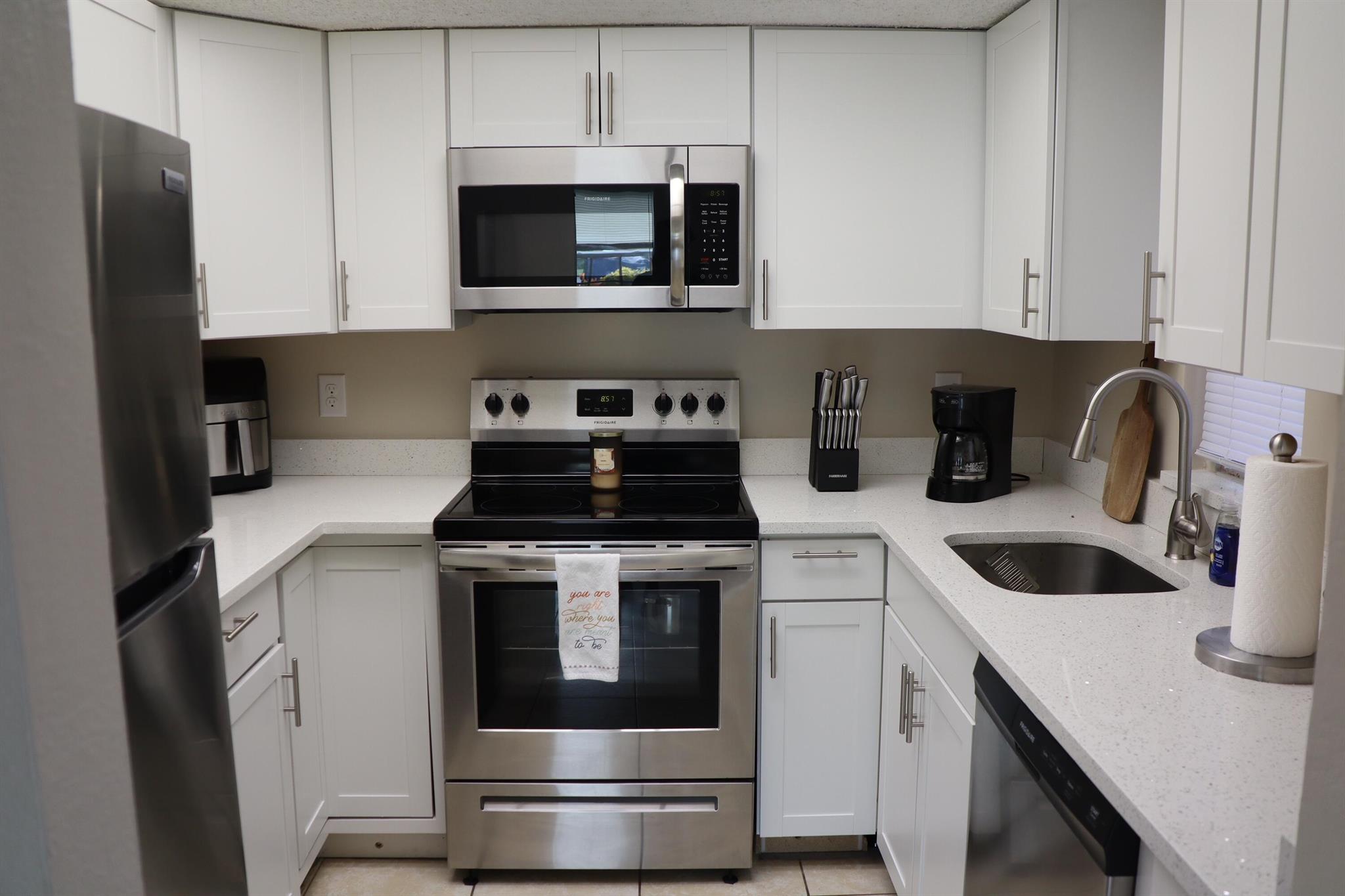 1542 SE Royal Green Circle 102