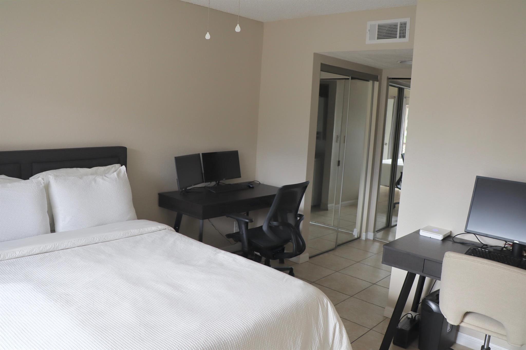 1542 SE Royal Green Circle 102