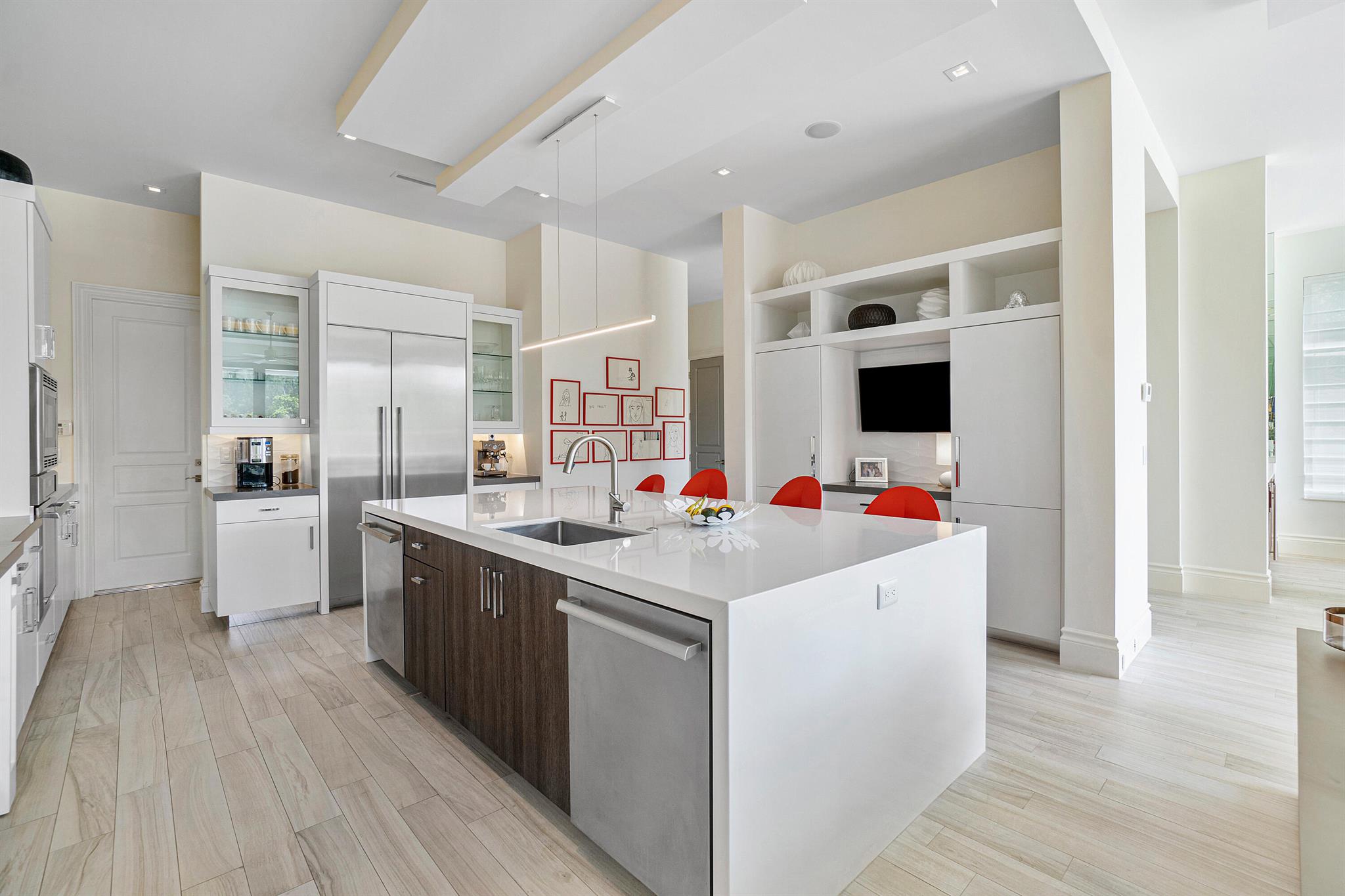 661 NE 19th Avenue