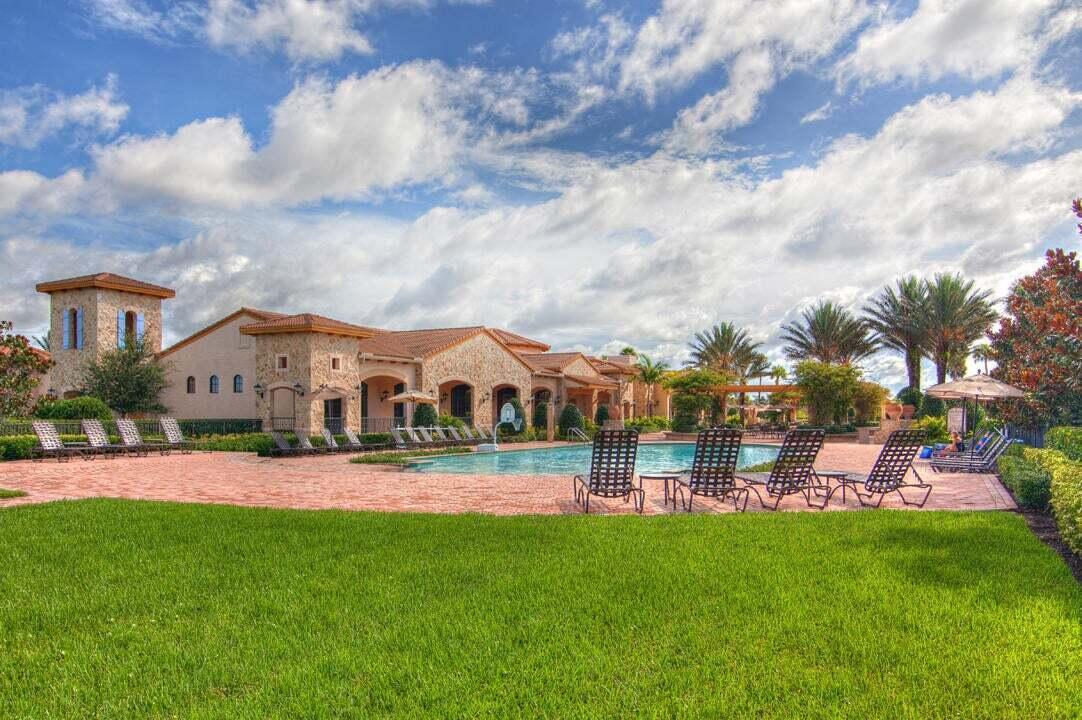 107 Tresana Boulevard 23
