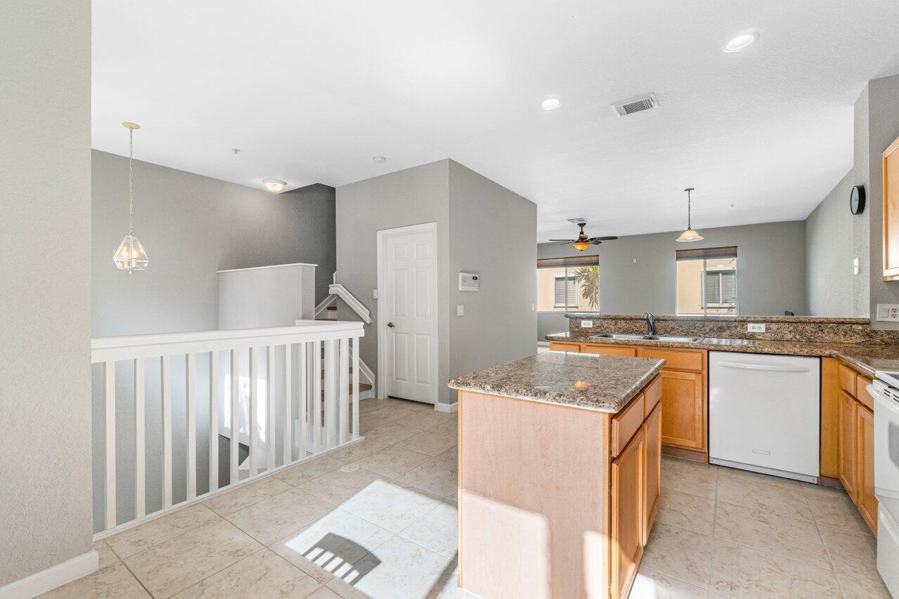 2897 S Greenleaf Circle