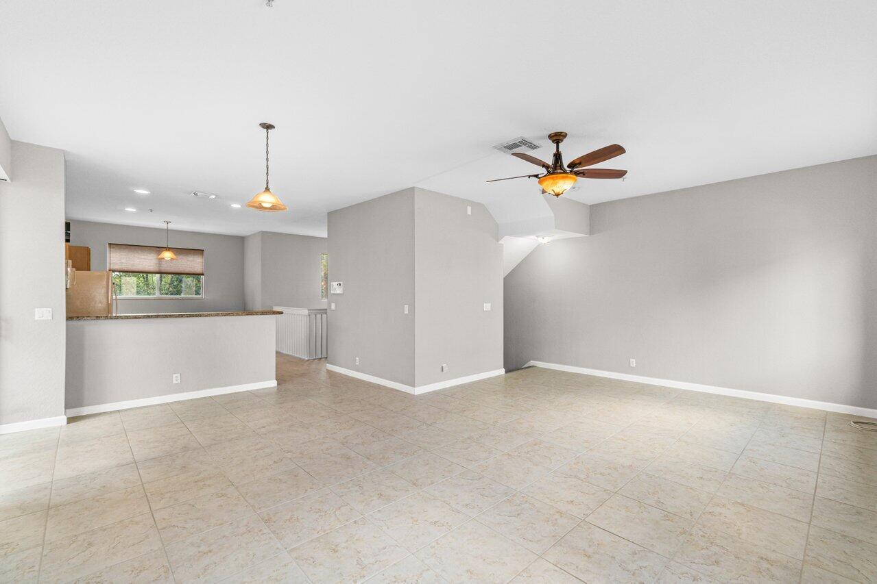 2897 S Greenleaf Circle