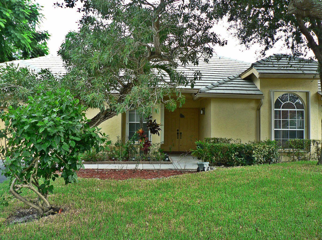 5865 NW 41st Way