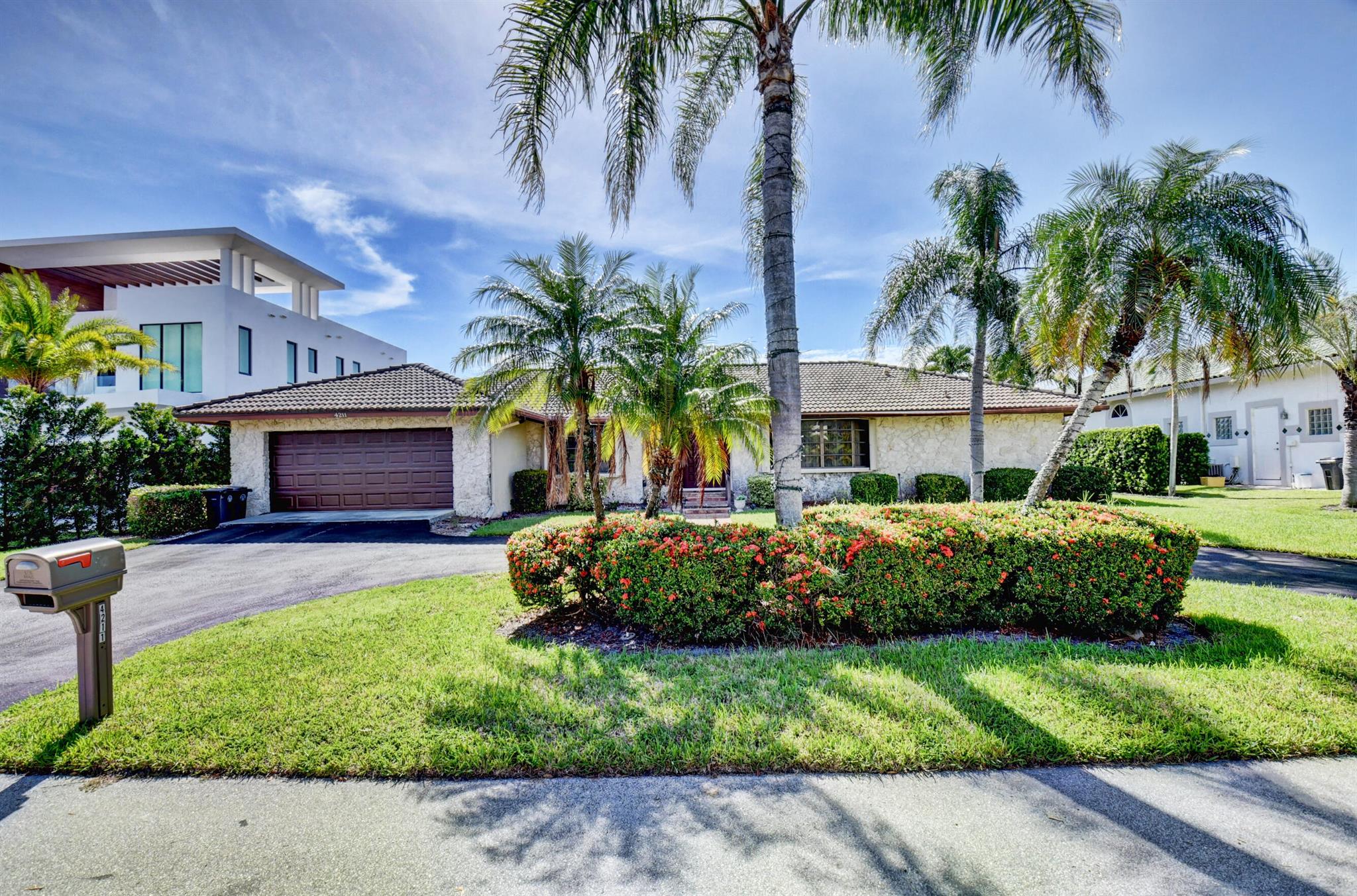 4211 Intracoastal Drive