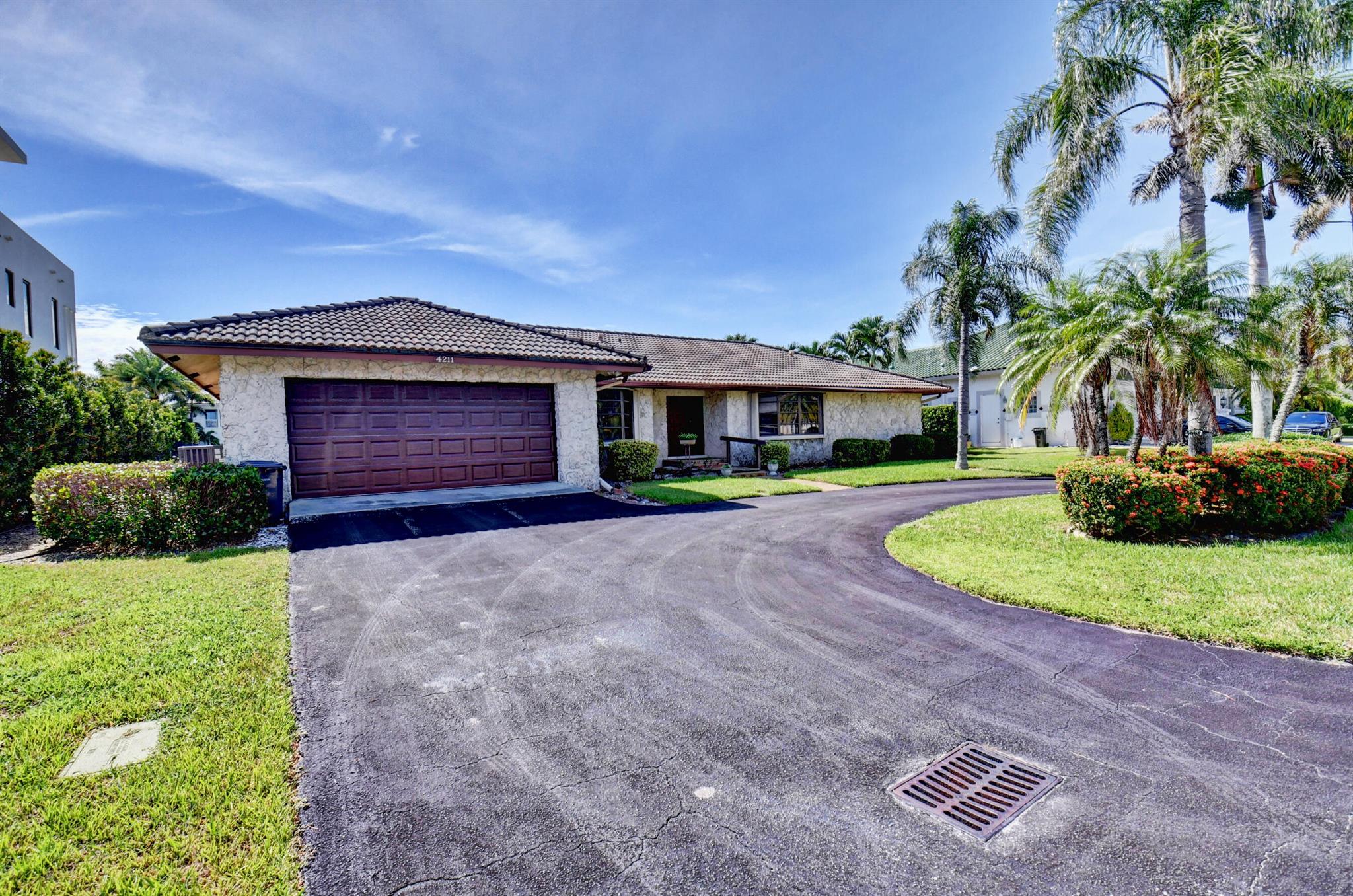 4211 Intracoastal Drive