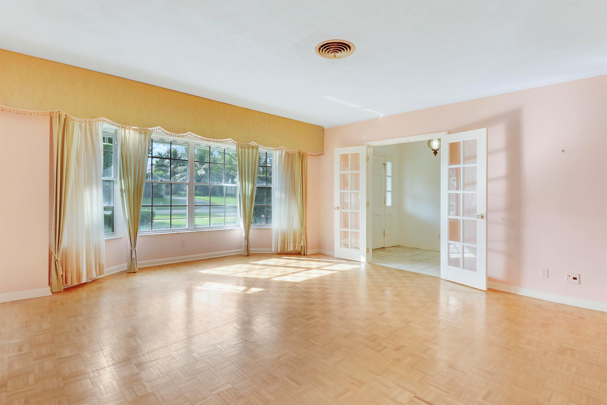 504 Greenway Drive
