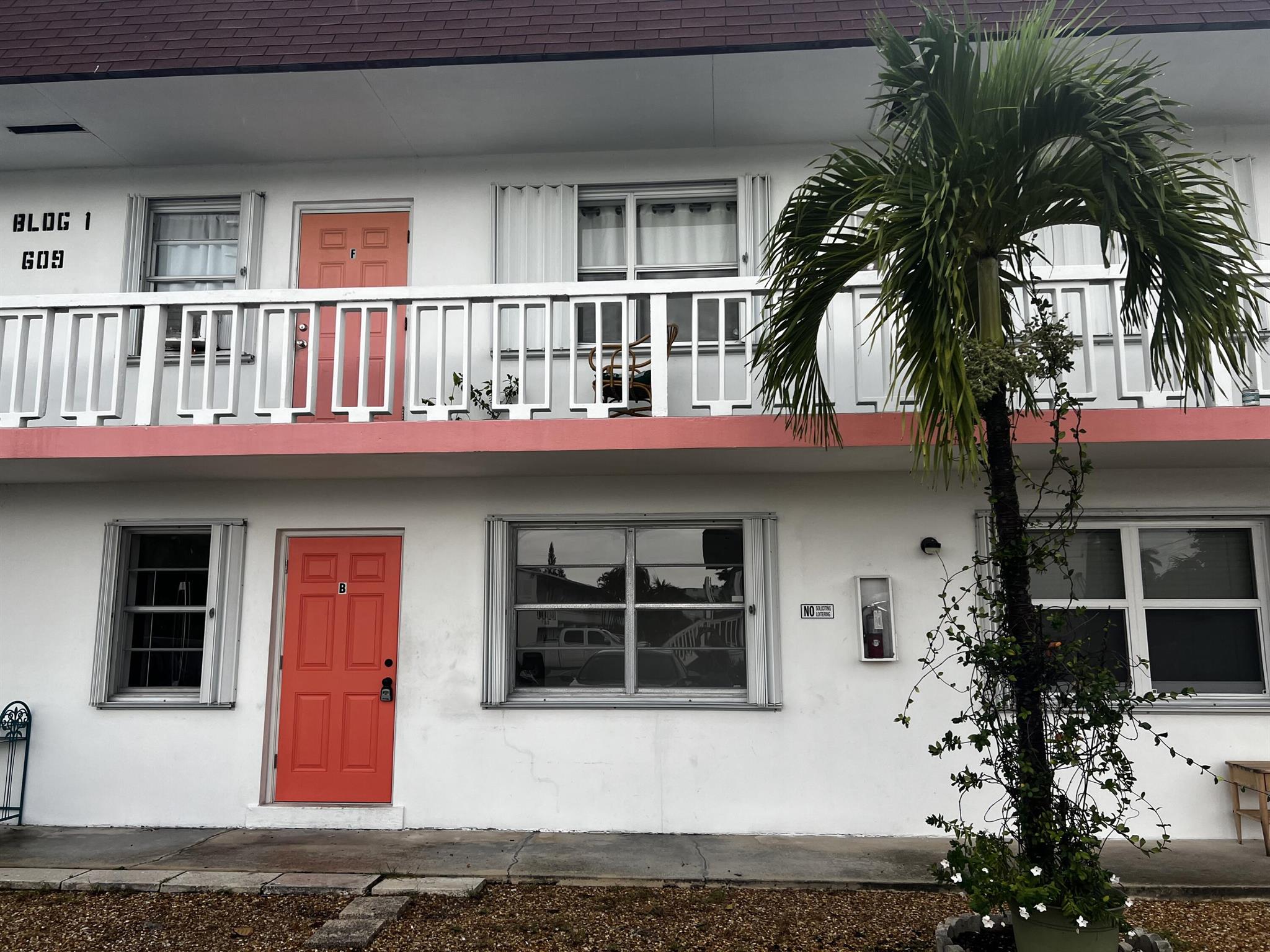 609 NE 6th Court Unit: B