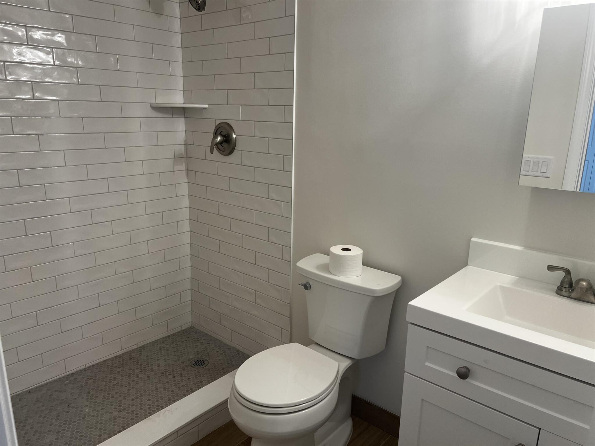 609 NE 6th Court Unit: B