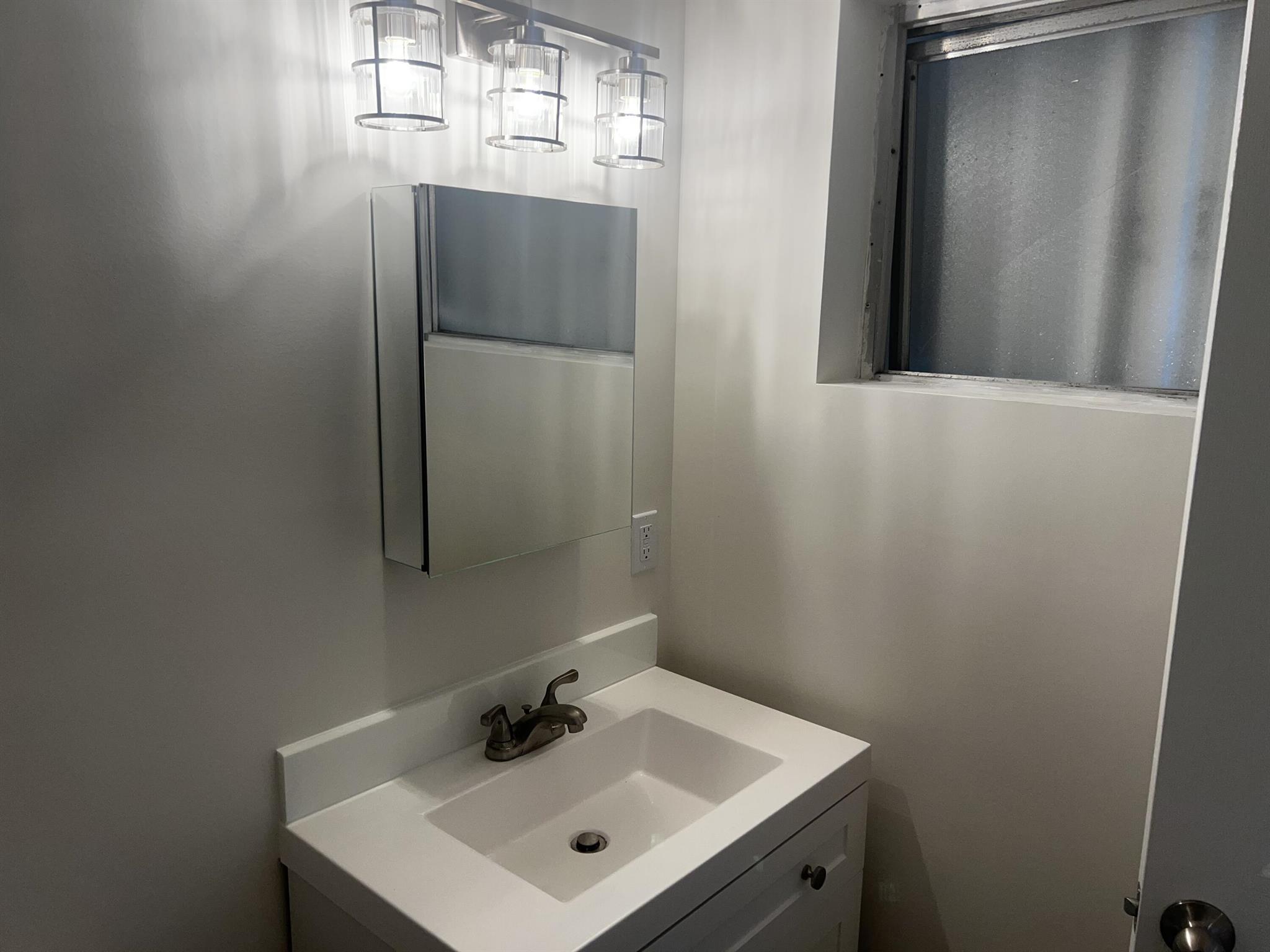 609 NE 6th Court Unit: B