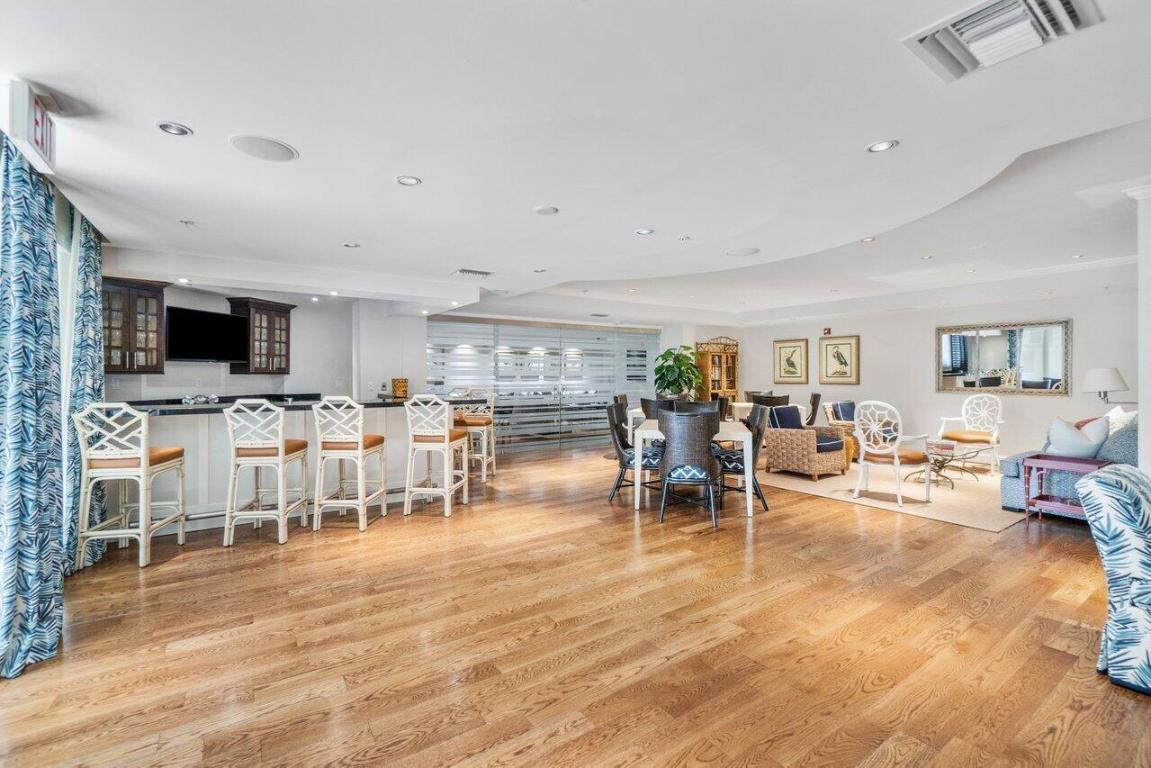 801 S Olive Avenue 236