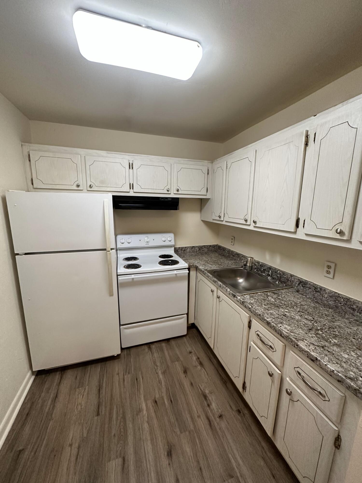 87 Lyndhurst D