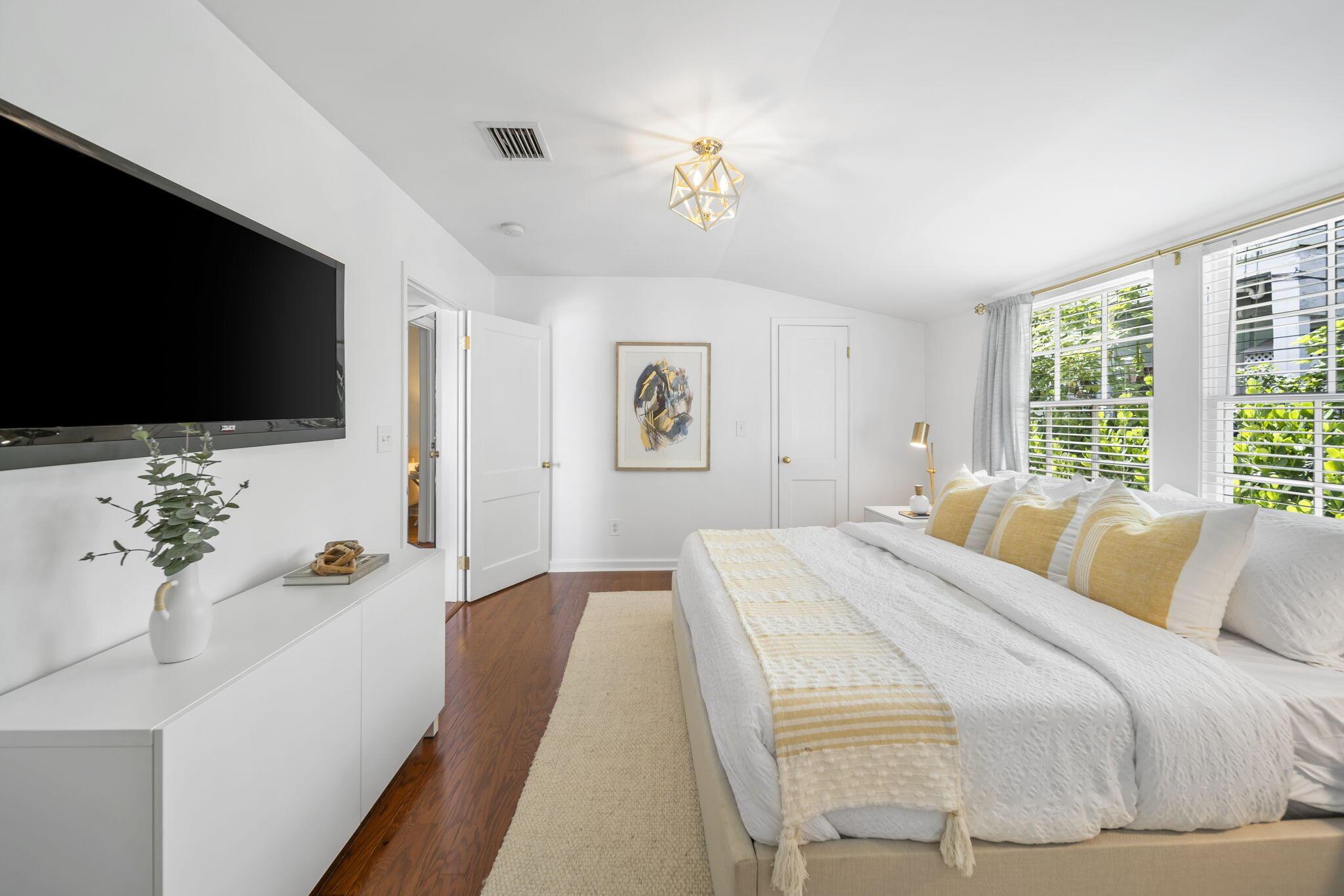 311 N Ocean Breeze