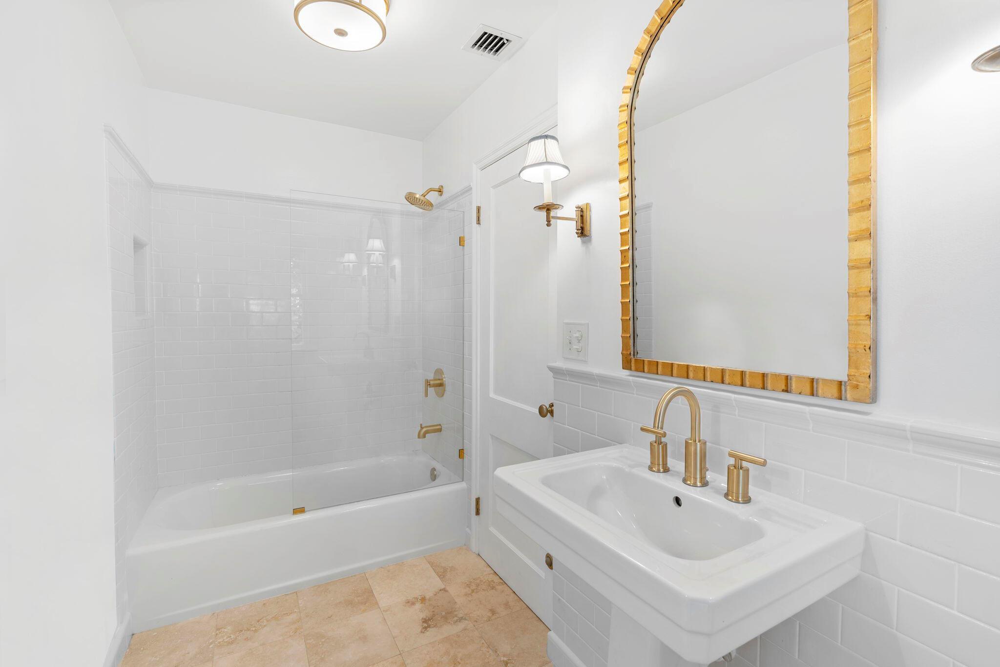 311 N Ocean Breeze