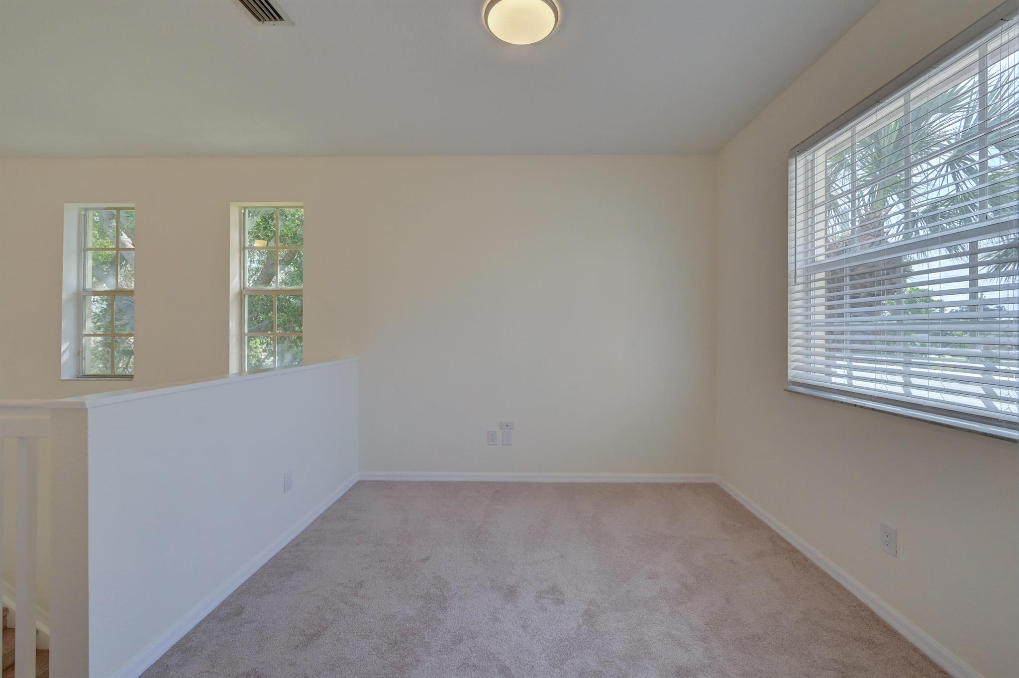 106 S Longport Circle 14a