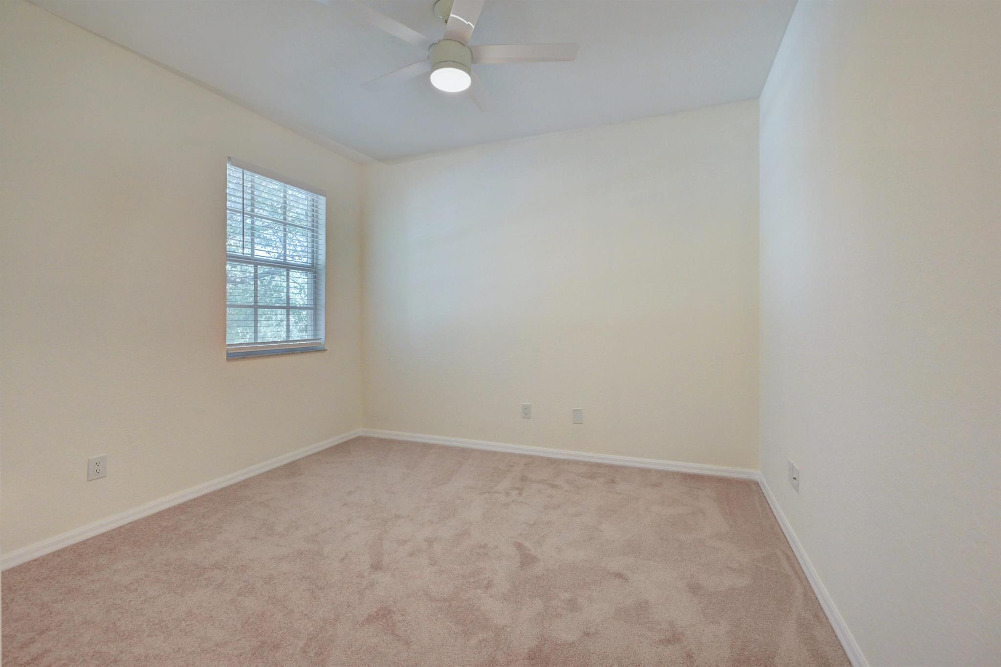 106 S Longport Circle 14a