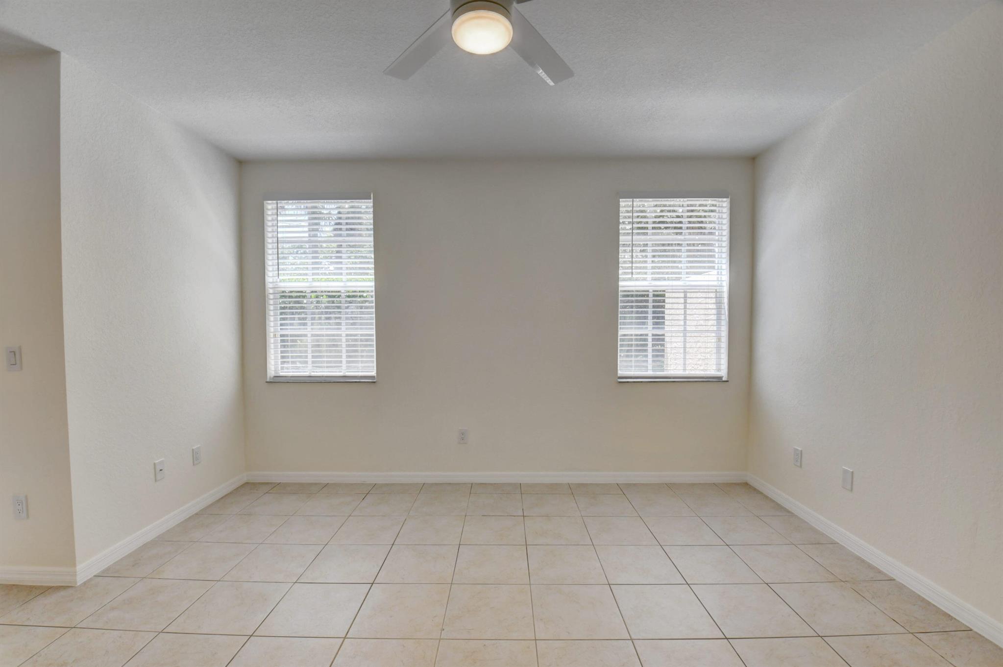 106 S Longport Circle 14a
