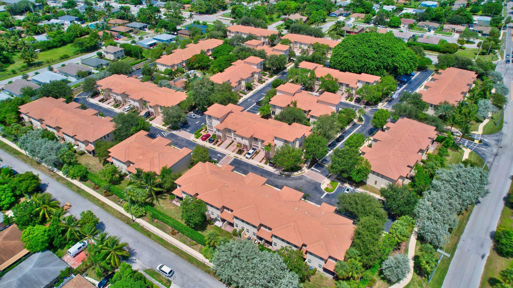 106 S Longport Circle 14a