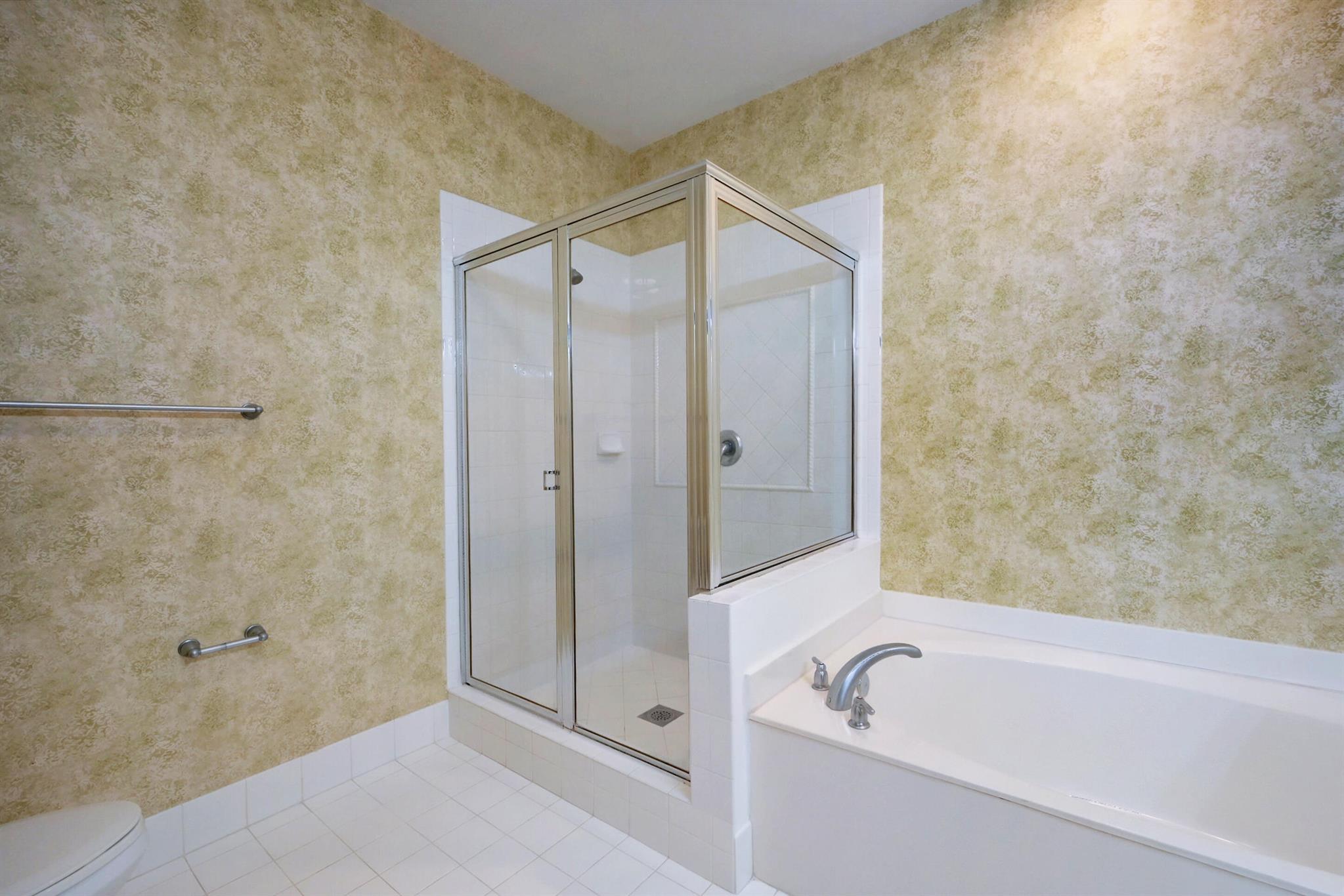 106 S Longport Circle 14a