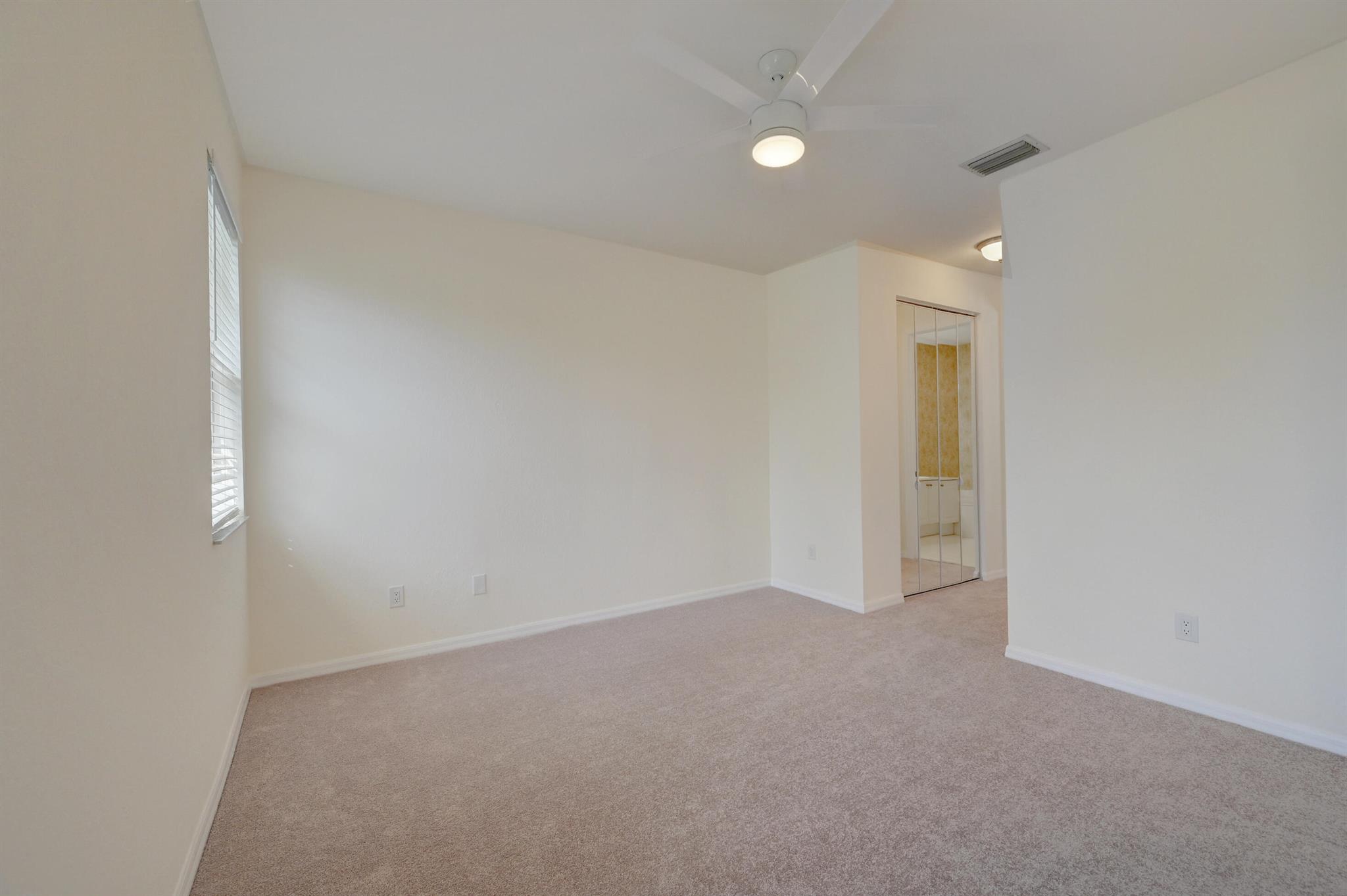 106 S Longport Circle 14a