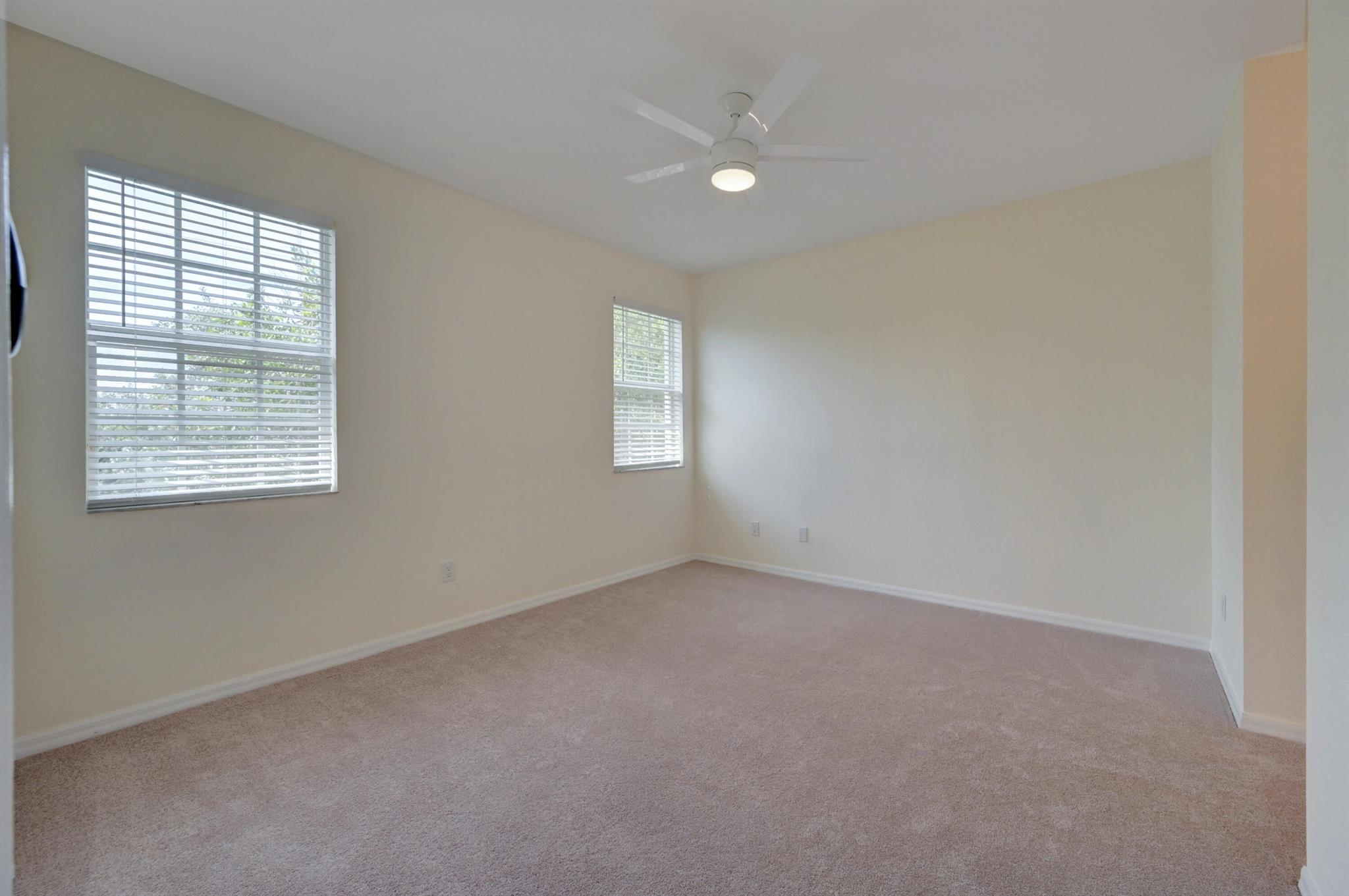 106 S Longport Circle 14a