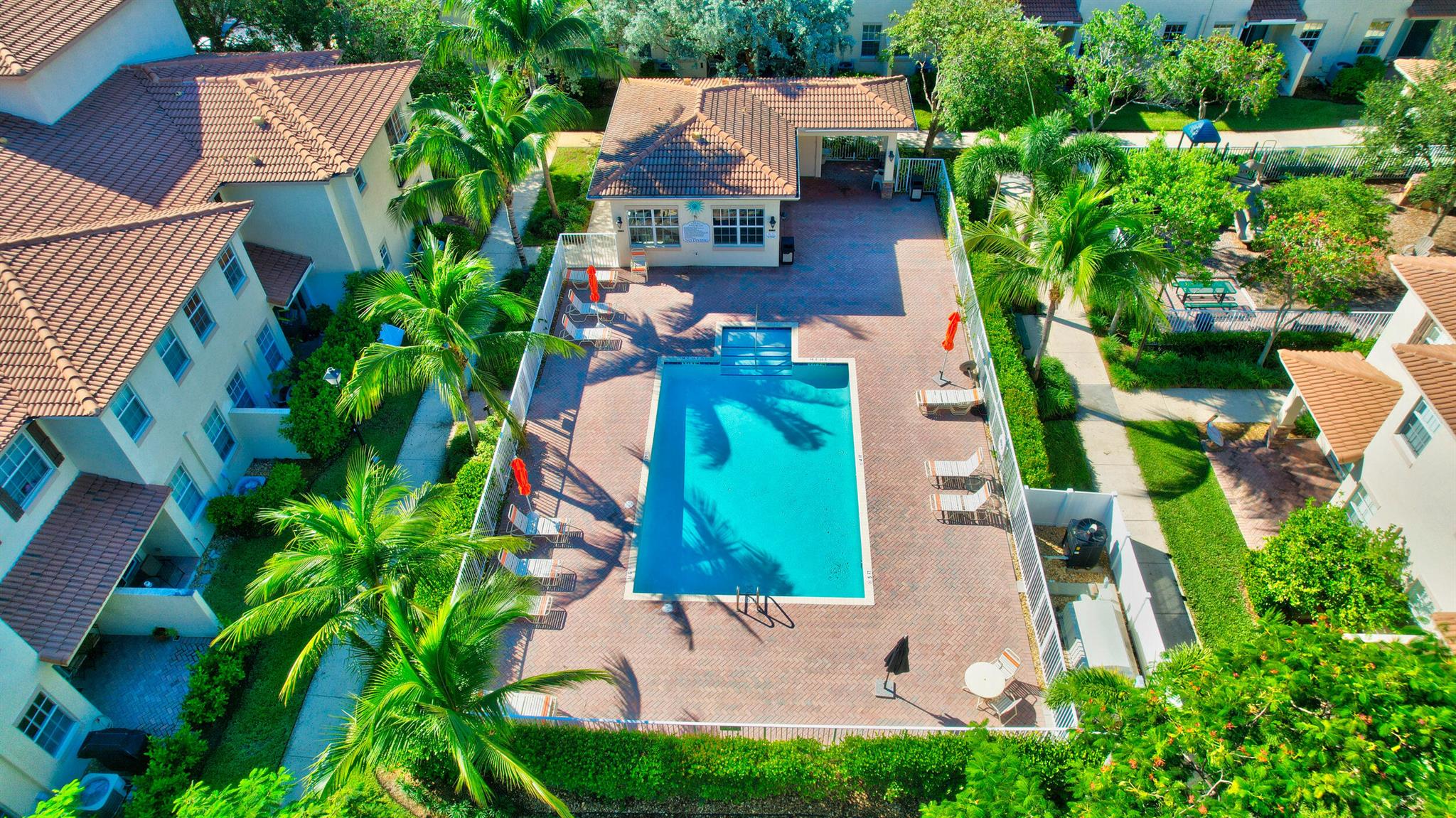 106 S Longport Circle 14a