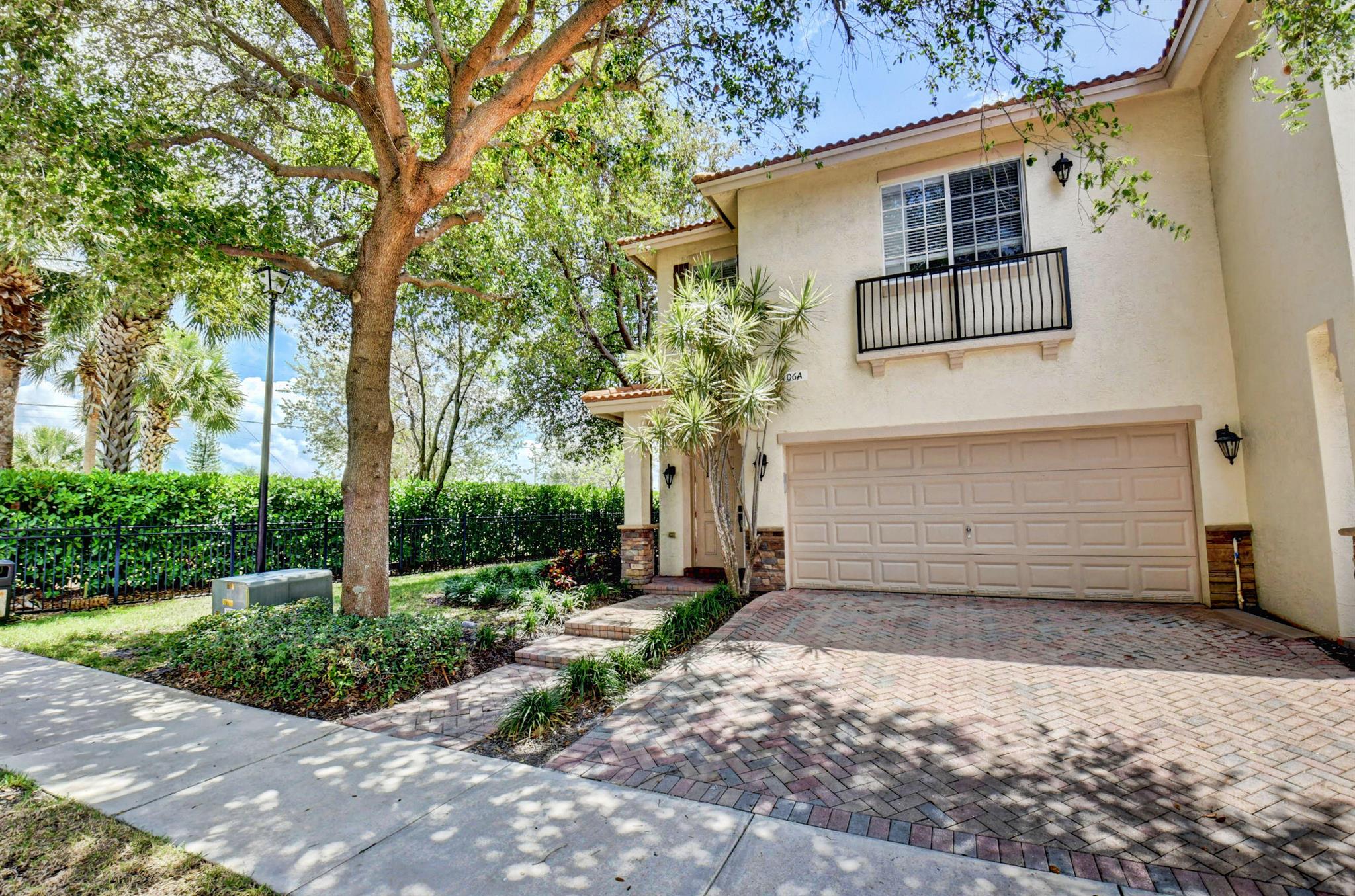 106 S Longport Circle 14a
