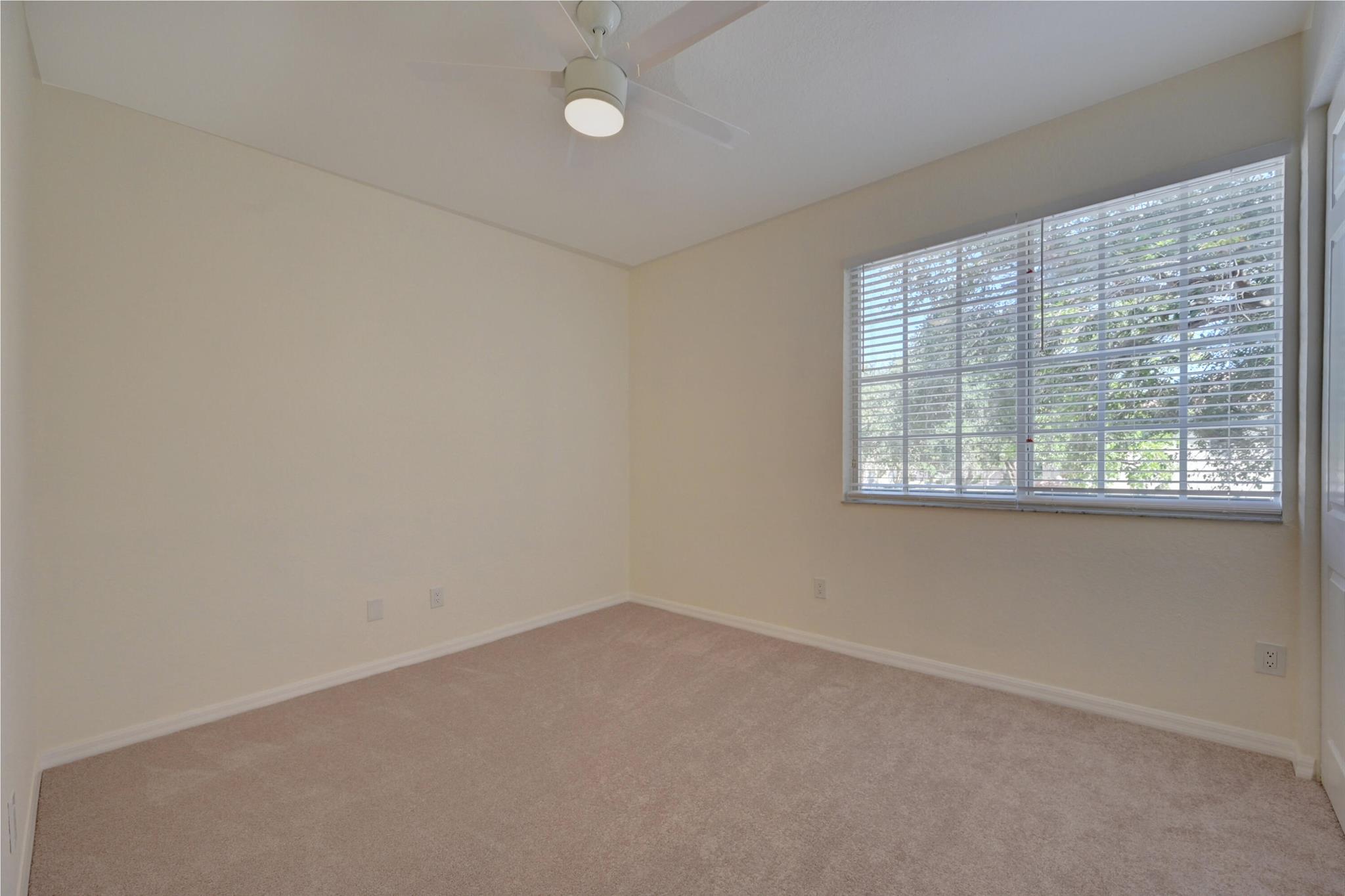 106 S Longport Circle 14a