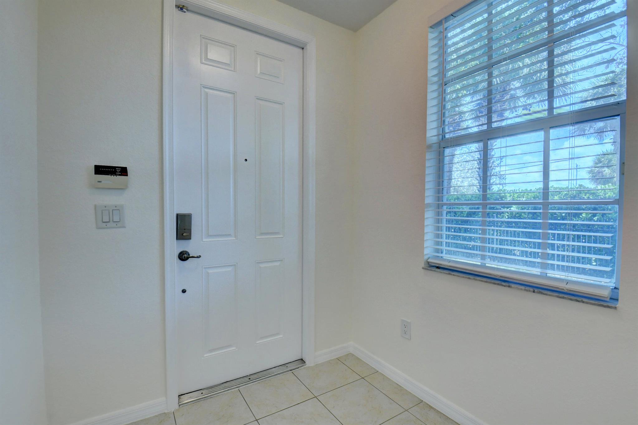 106 S Longport Circle 14a