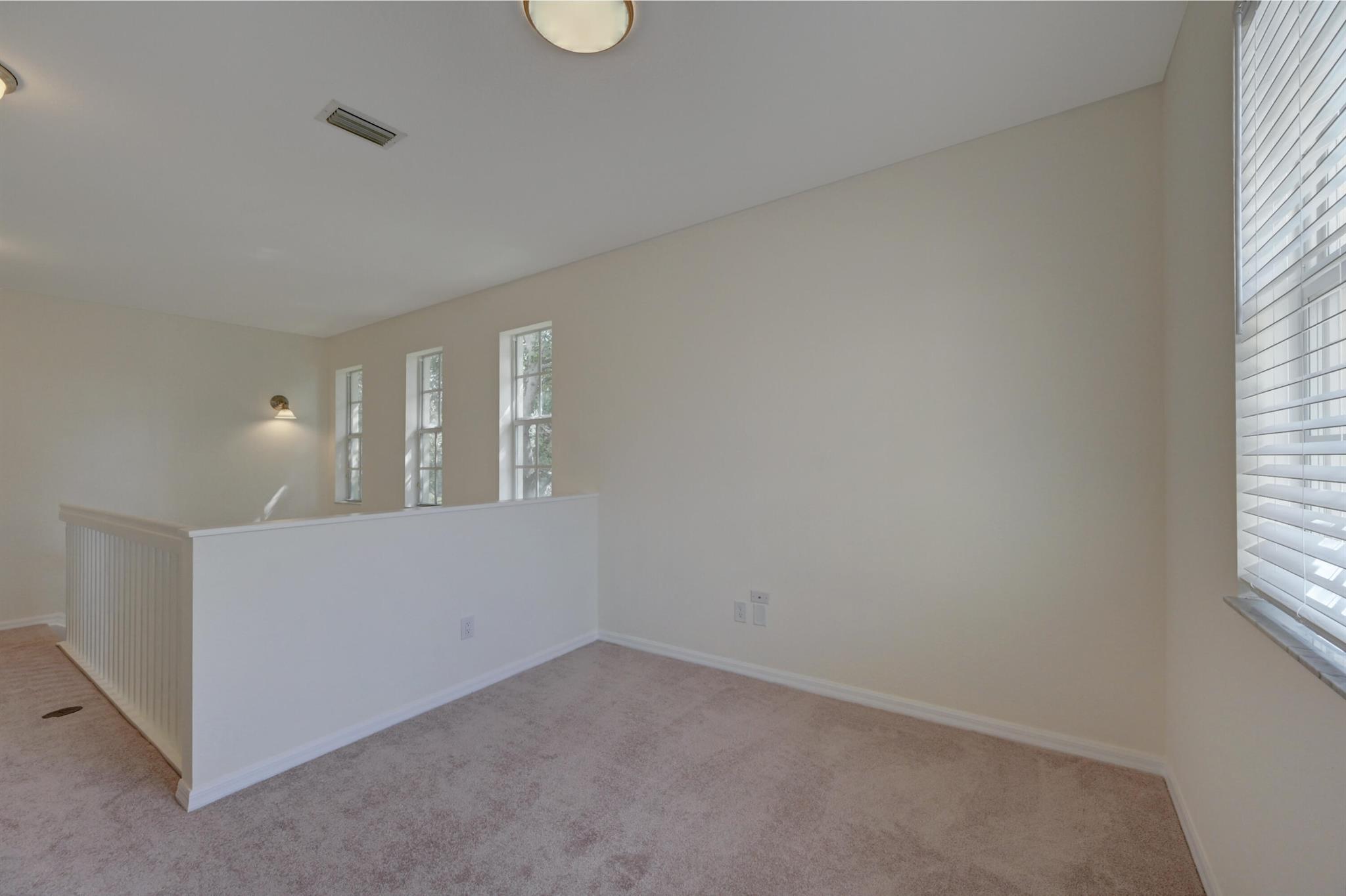 106 S Longport Circle 14a