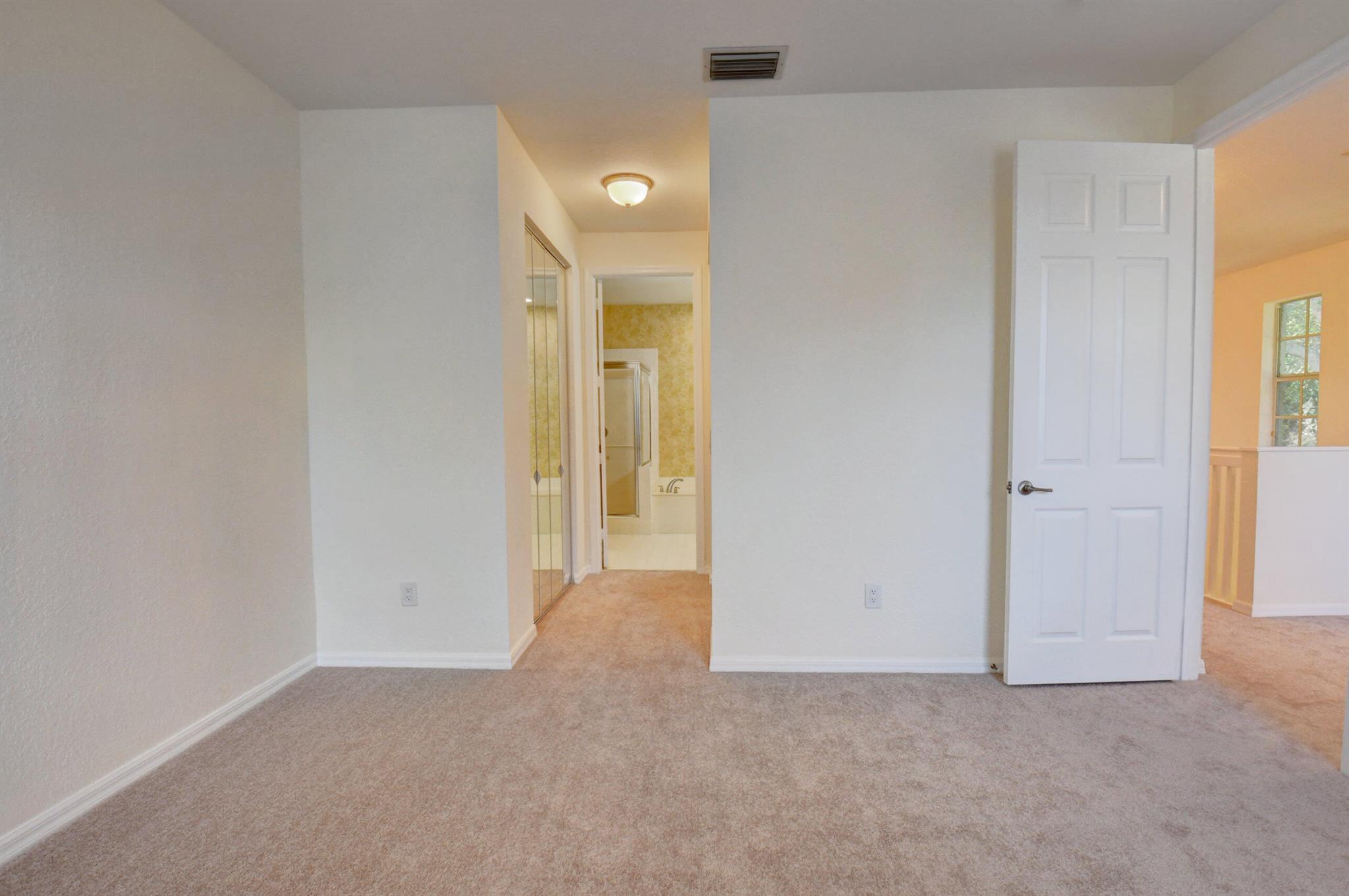 106 S Longport Circle 14a