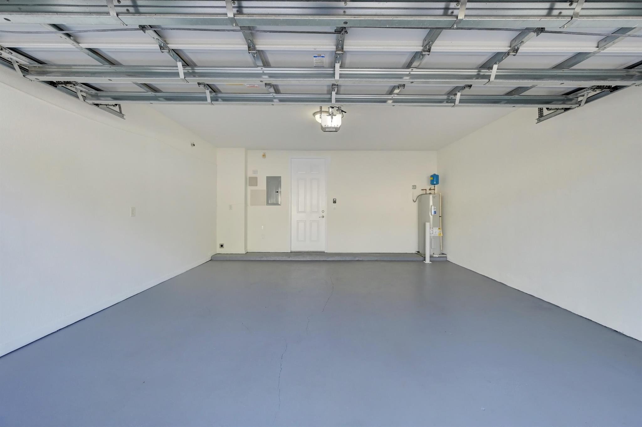 106 S Longport Circle 14a