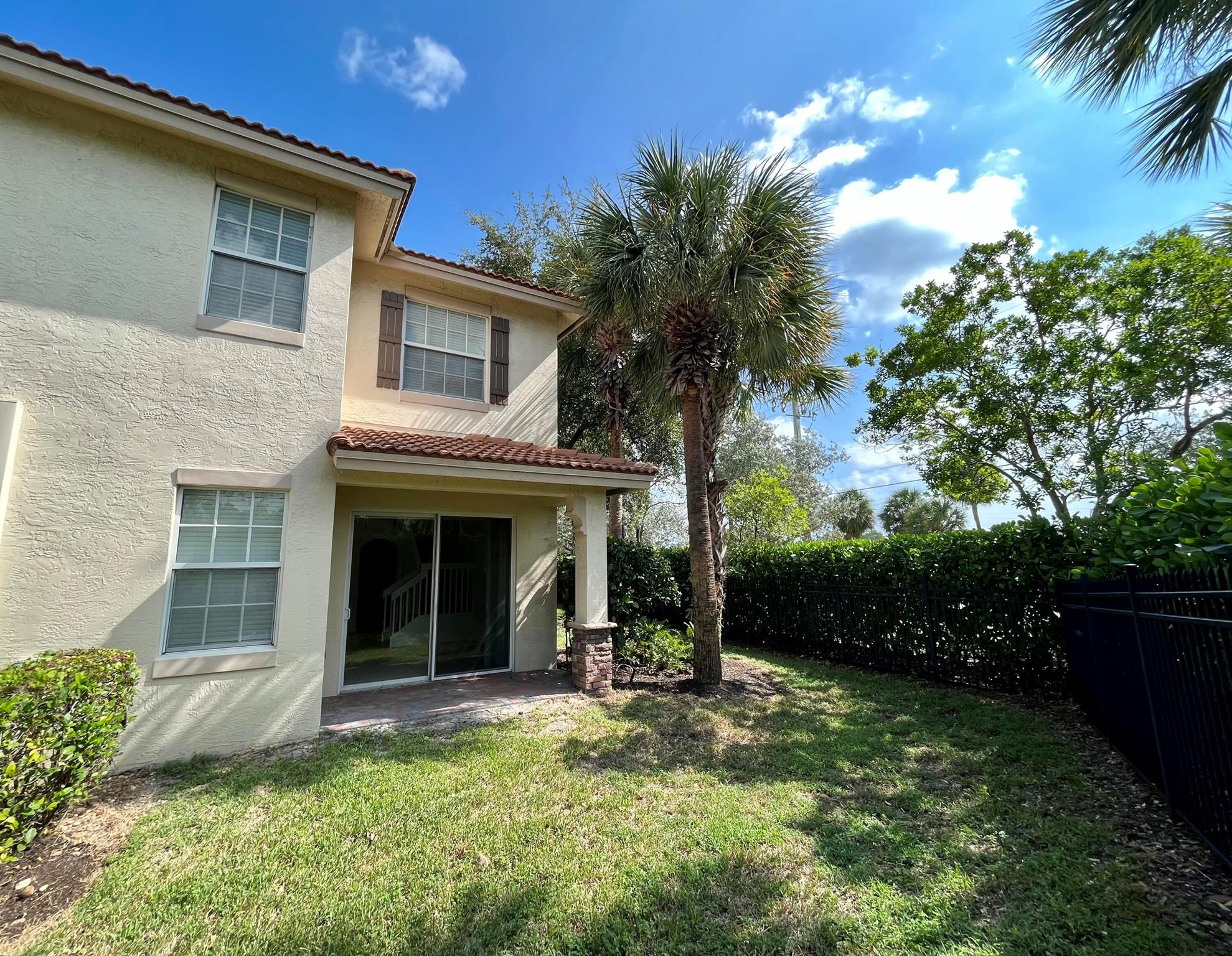 106 S Longport Circle 14a