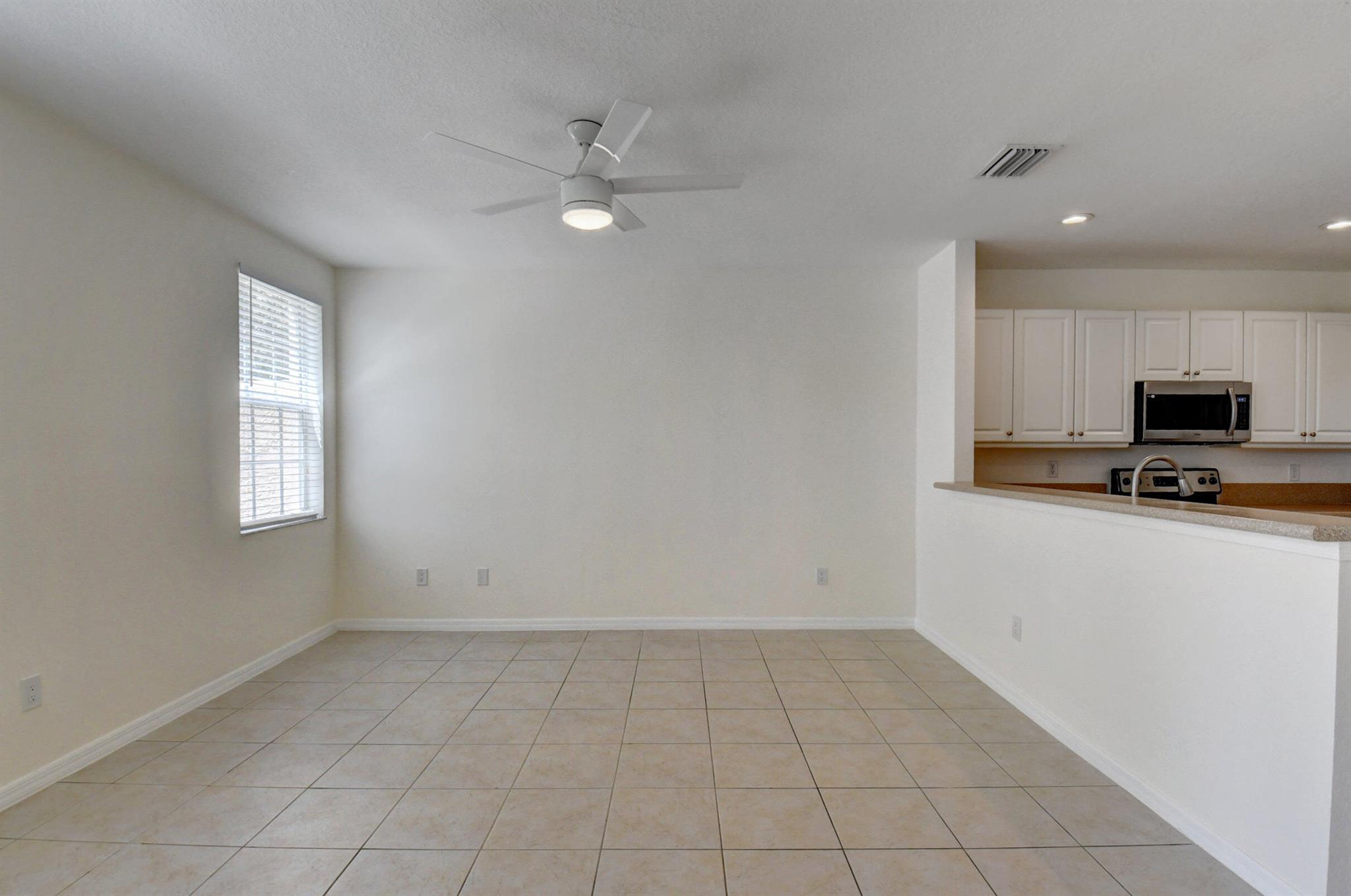106 S Longport Circle 14a