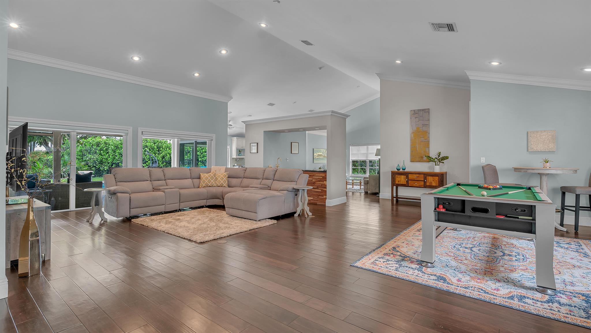 1305 Parkside Circle S. Circle S