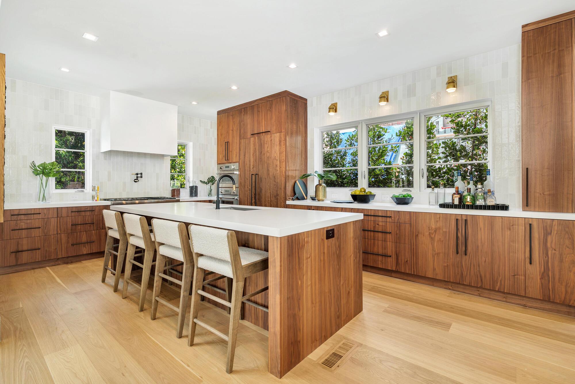 2745 S Flagler Drive