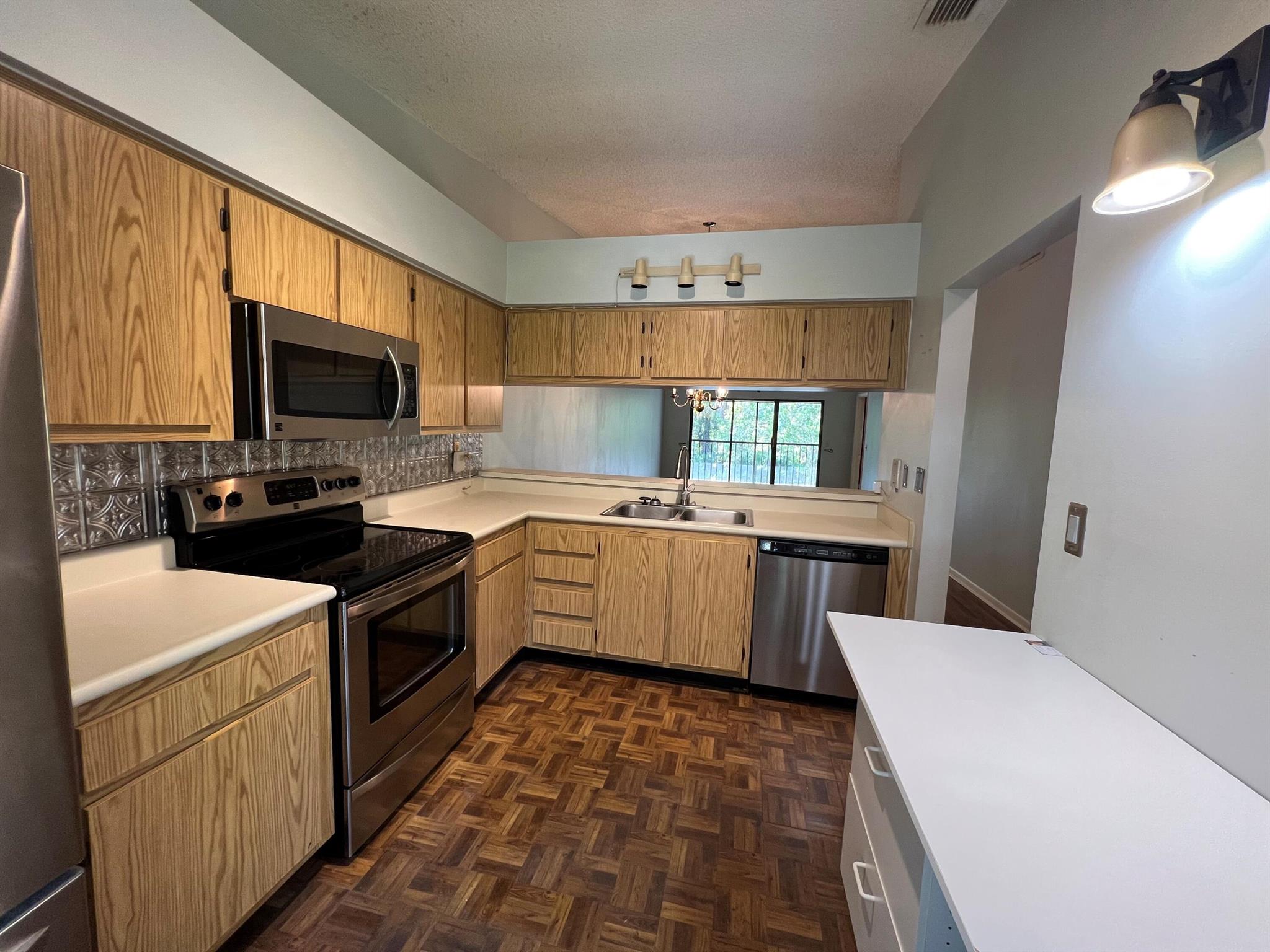 1601 Sabal Ridge Circle 16-F