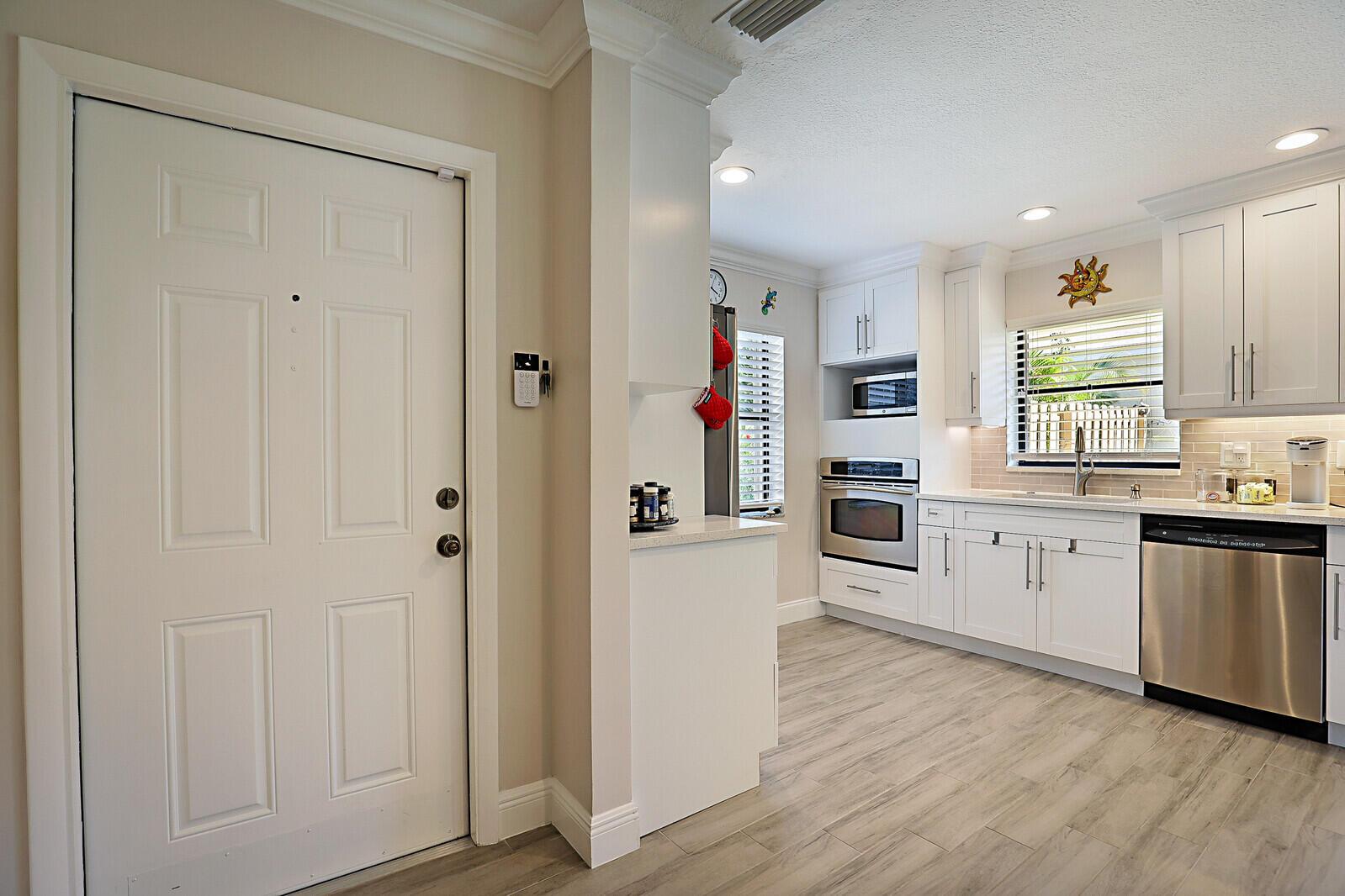 802 NW 26th Avenue