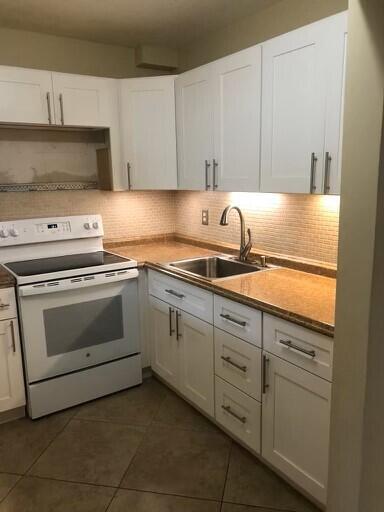 600 Village Green Court Unit: 220
