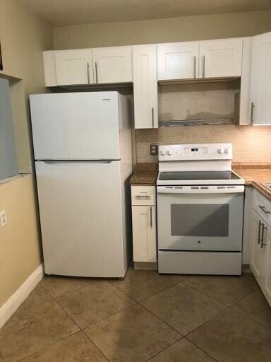 600 Village Green Court Unit: 220