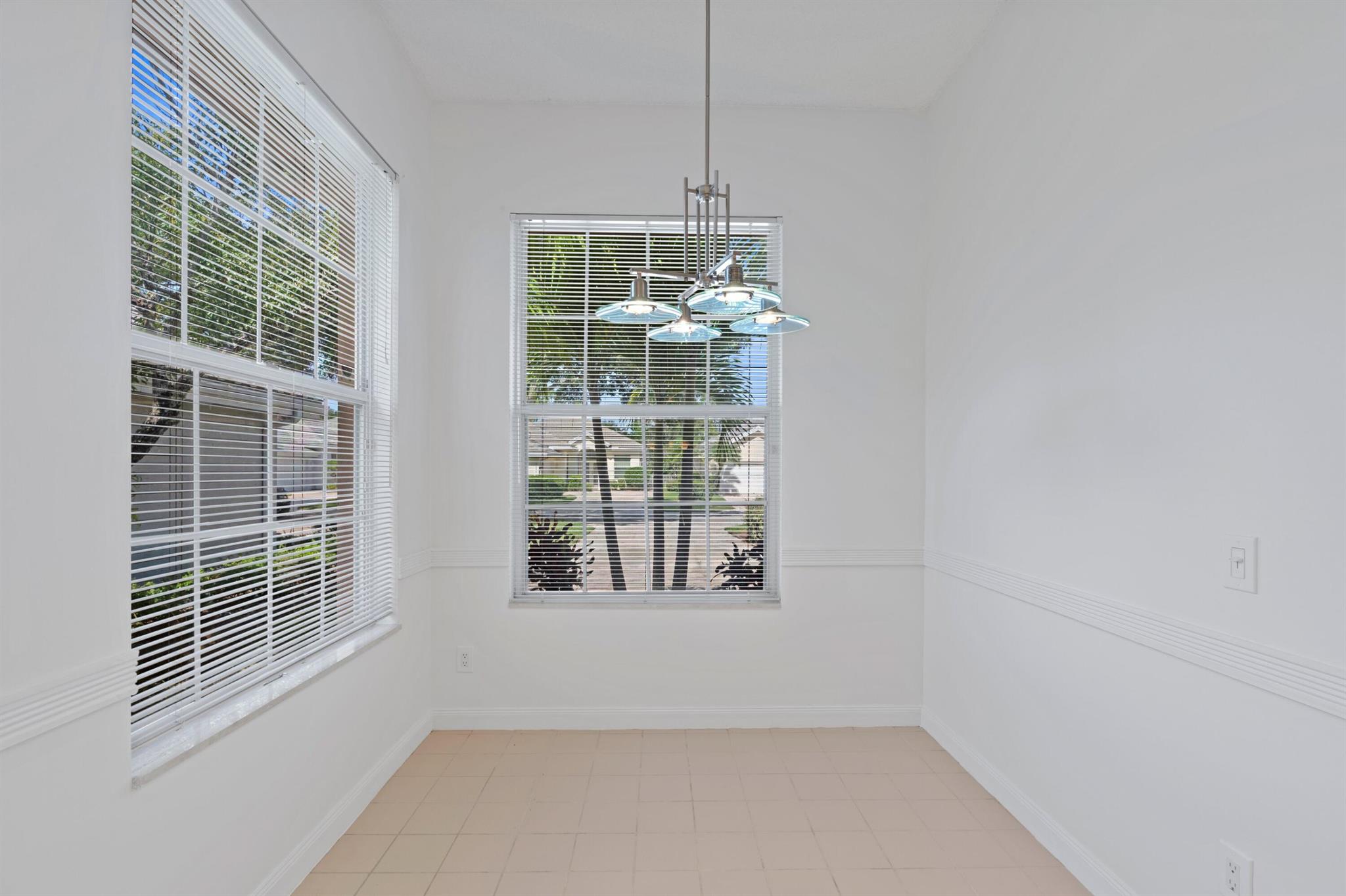 7469 SE Marsh Fern Lane