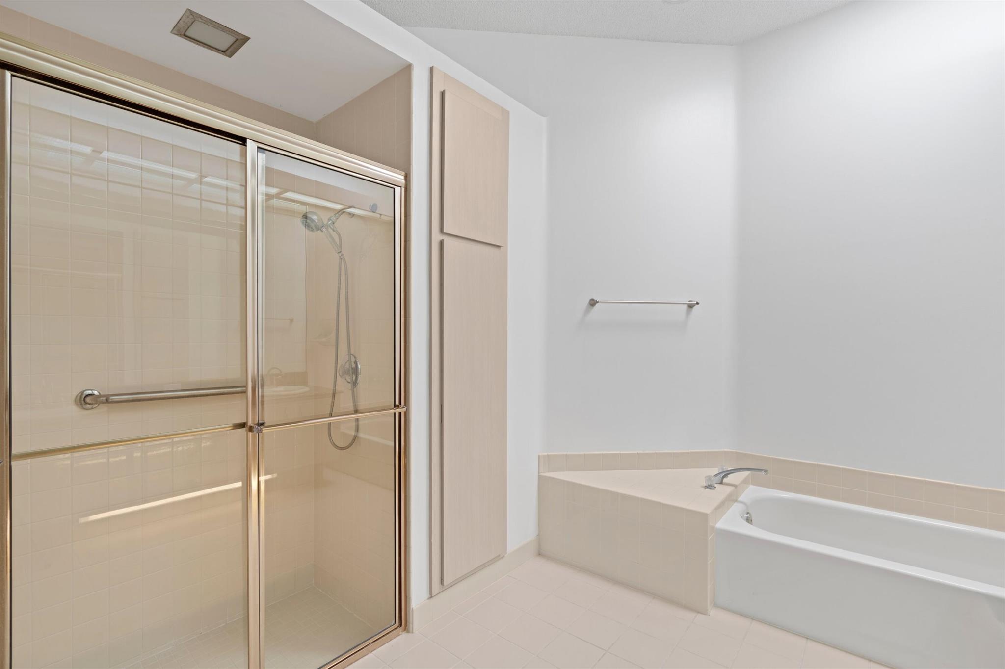 7469 SE Marsh Fern Lane