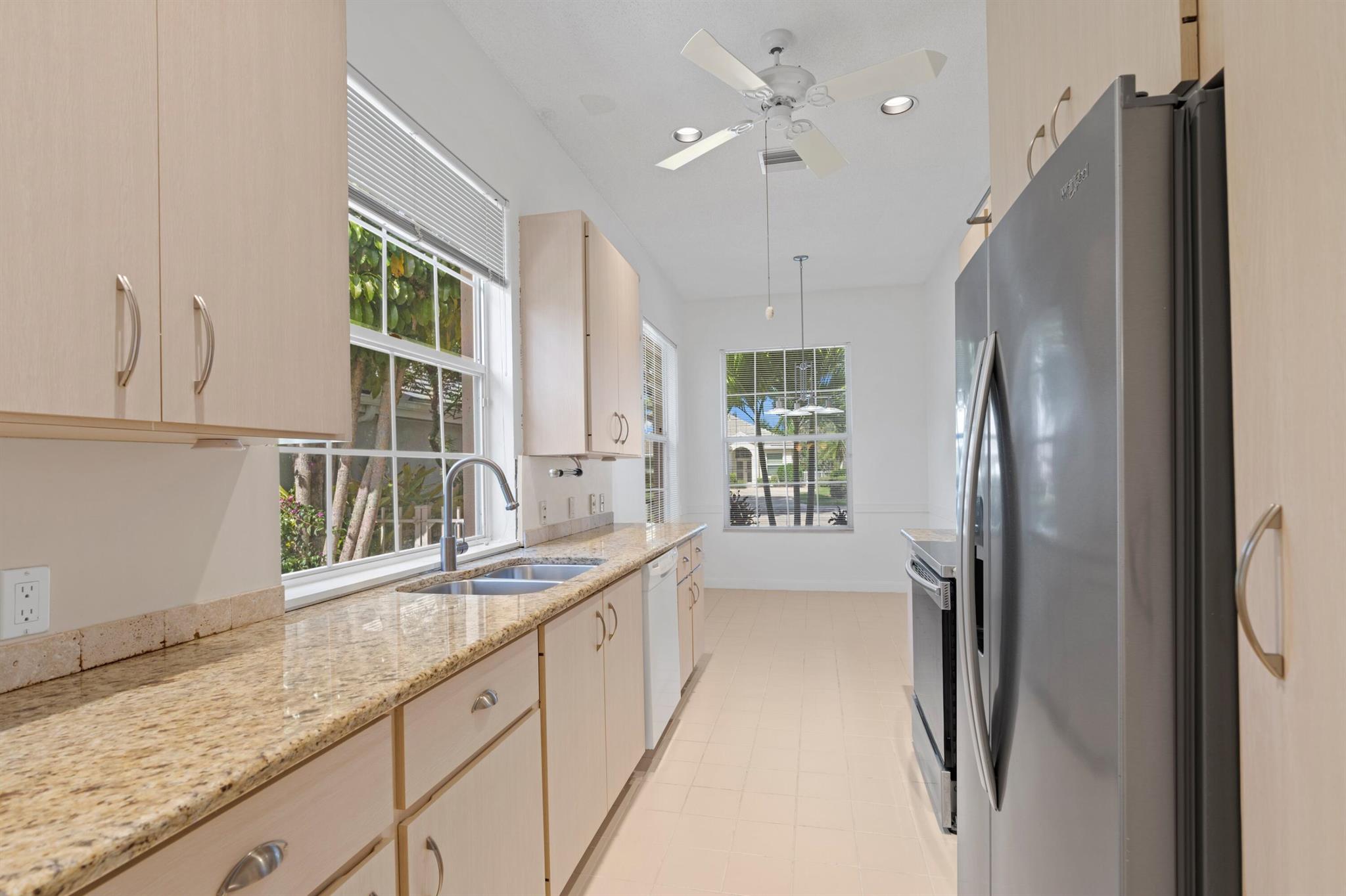 7469 SE Marsh Fern Lane