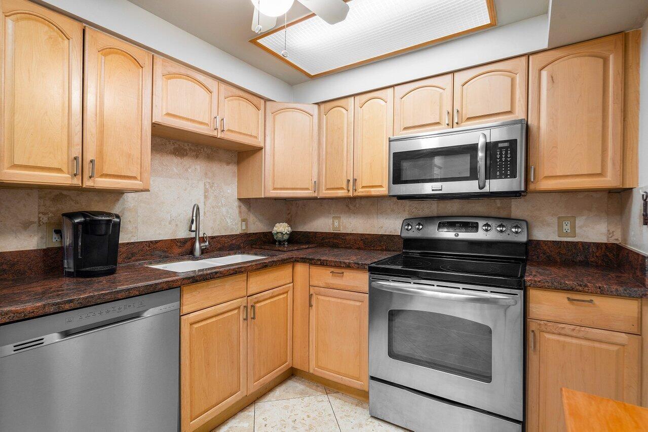 4511 S Ocean Boulevard 106