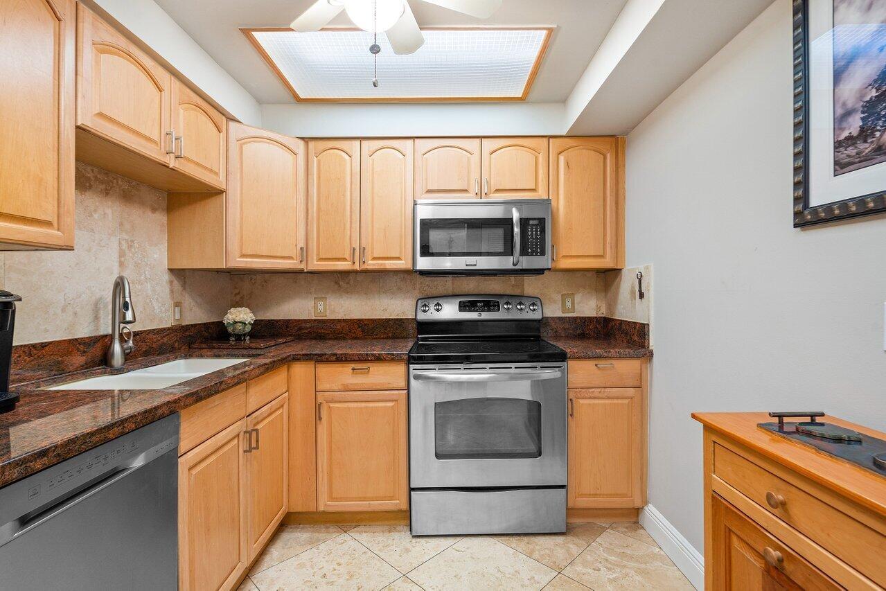 4511 S Ocean Boulevard 106