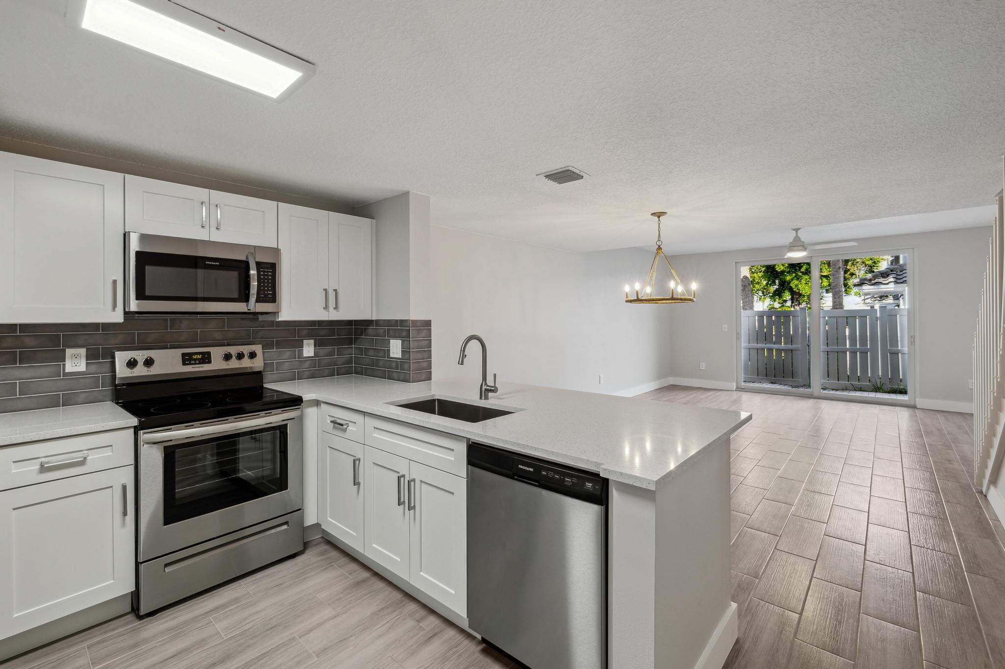 860 E Jeffery Street