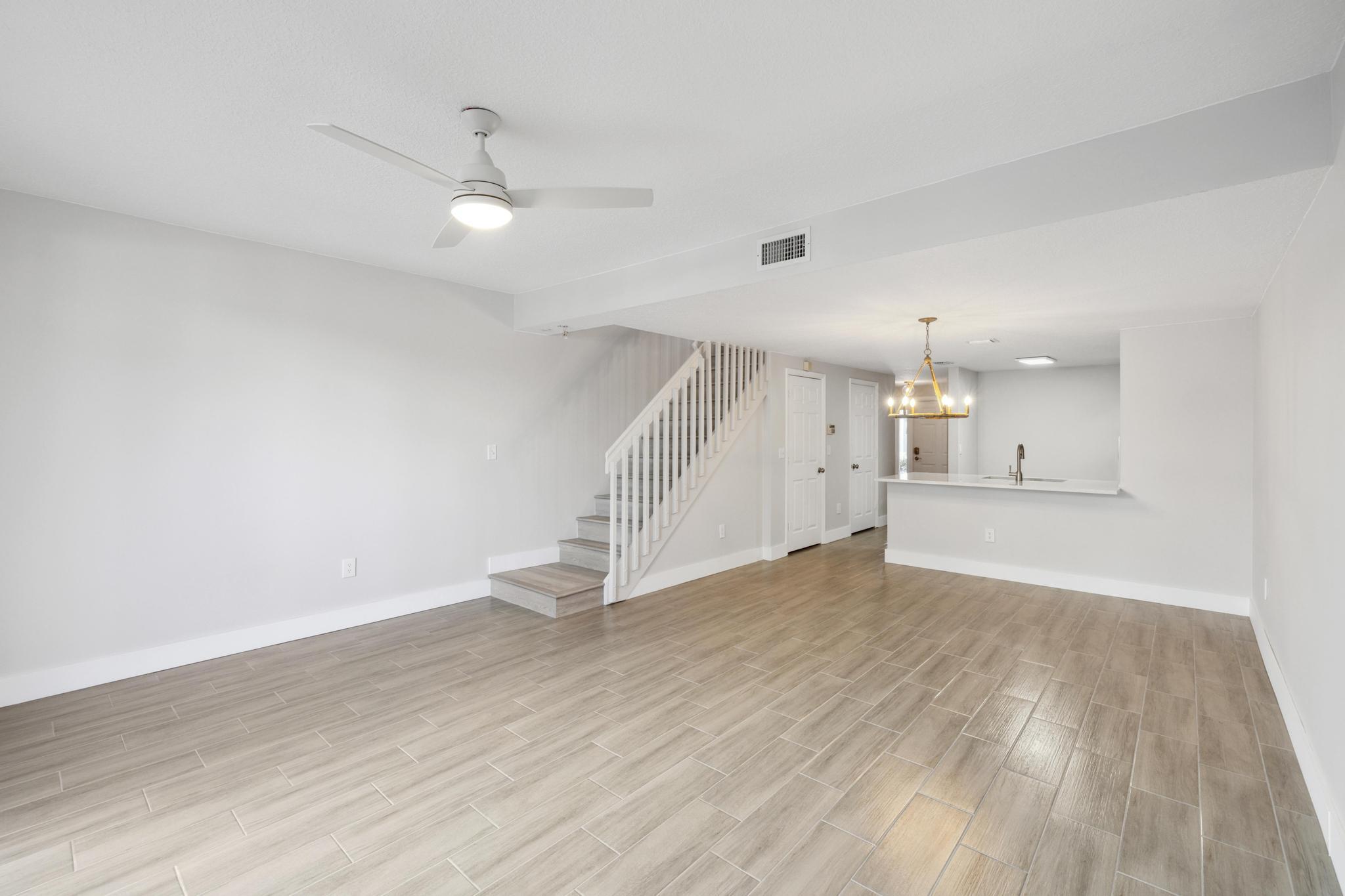 860 E Jeffery Street