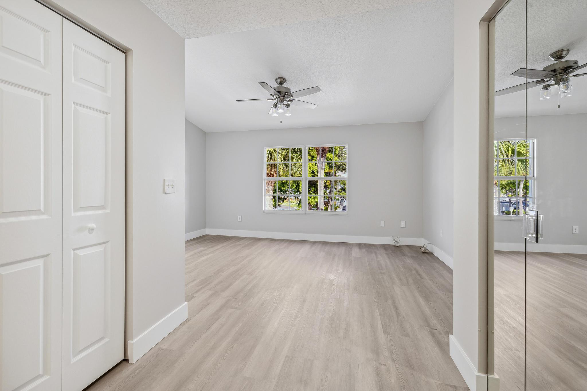 860 E Jeffery Street